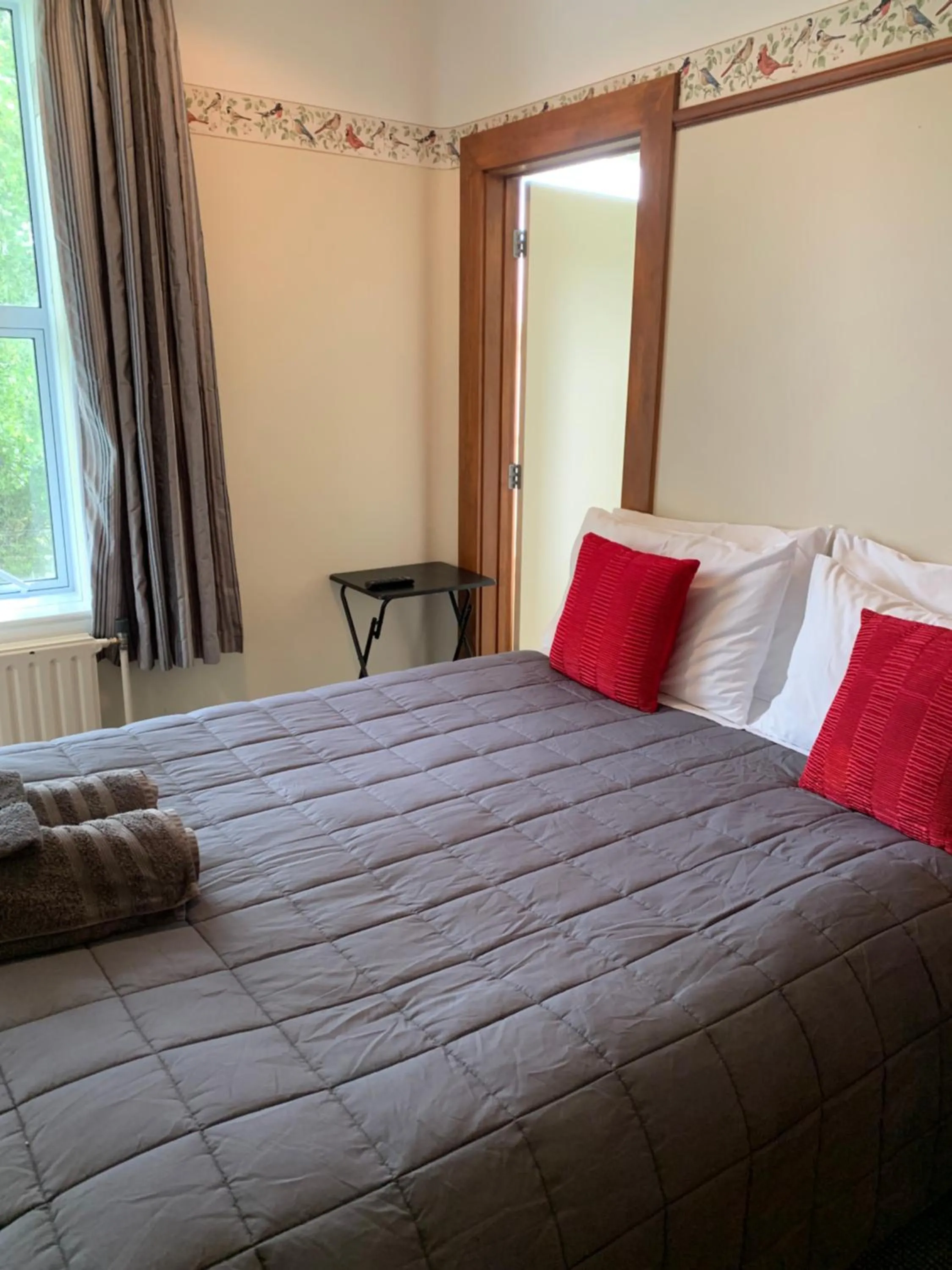 Bed in Thomas's Catlins Lodge and Camp Ground