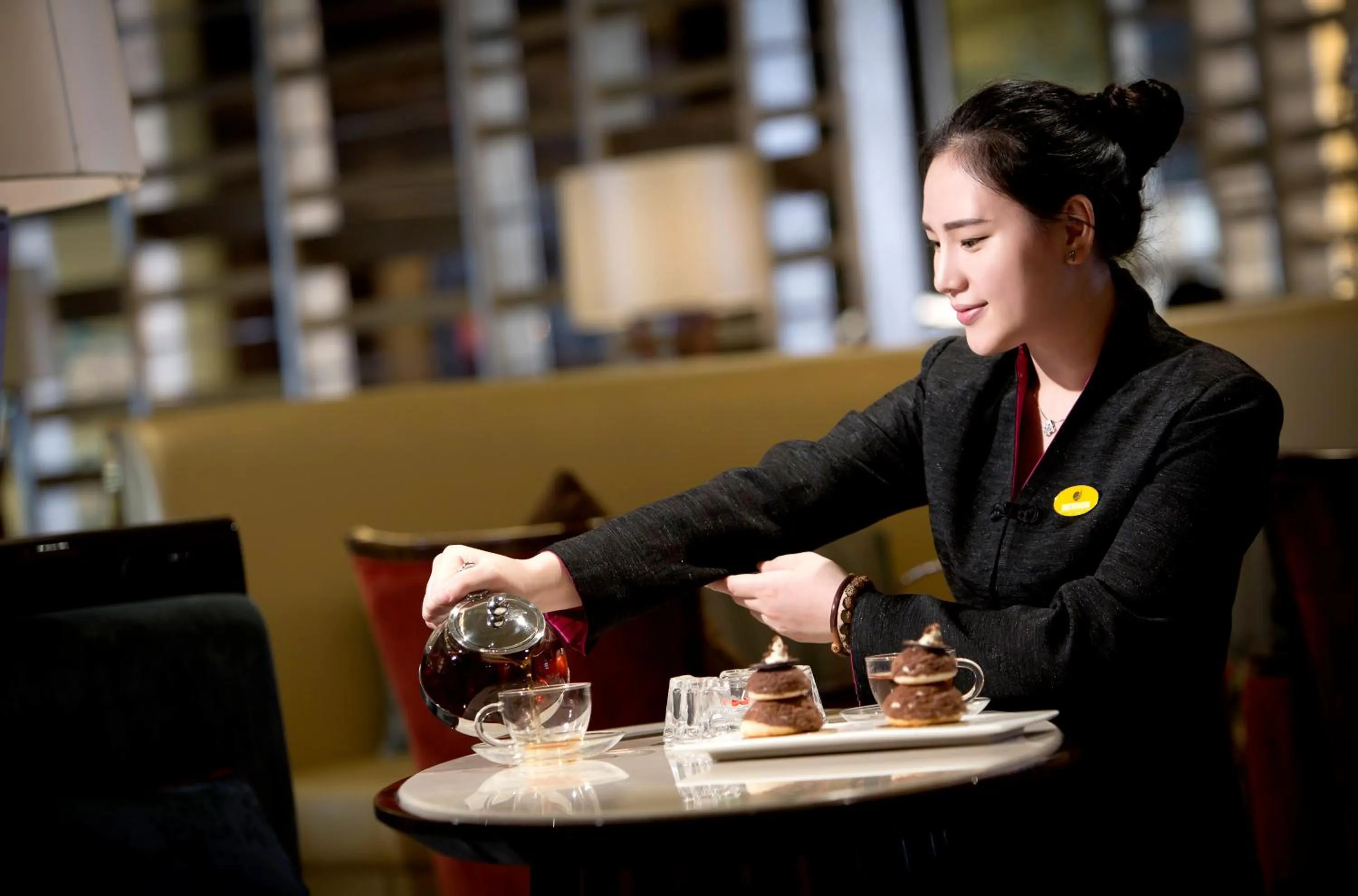 Staff in Sanding New Century Grand Hotel Yiwu