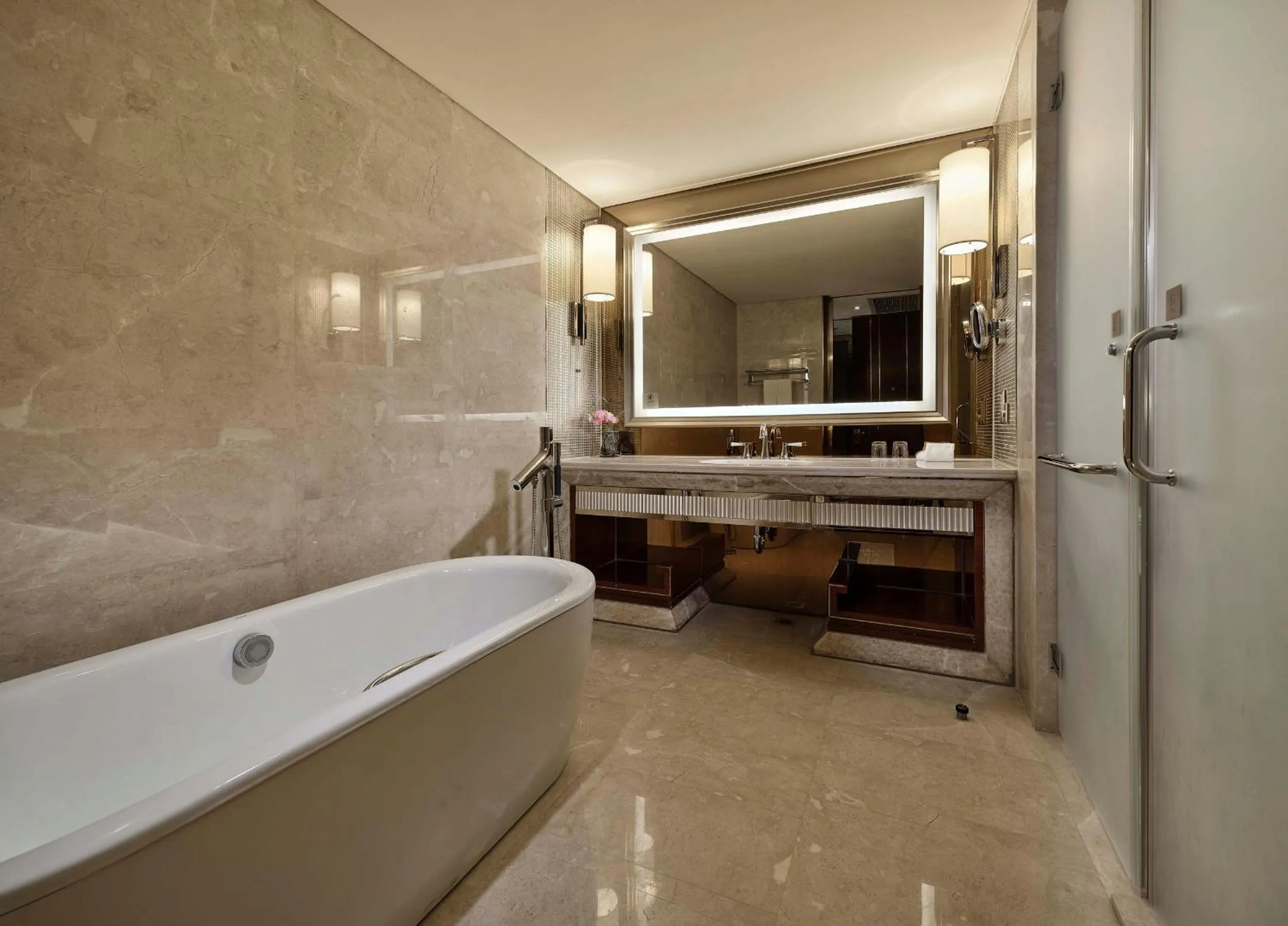 Toilet in Sanding New Century Grand Hotel Yiwu