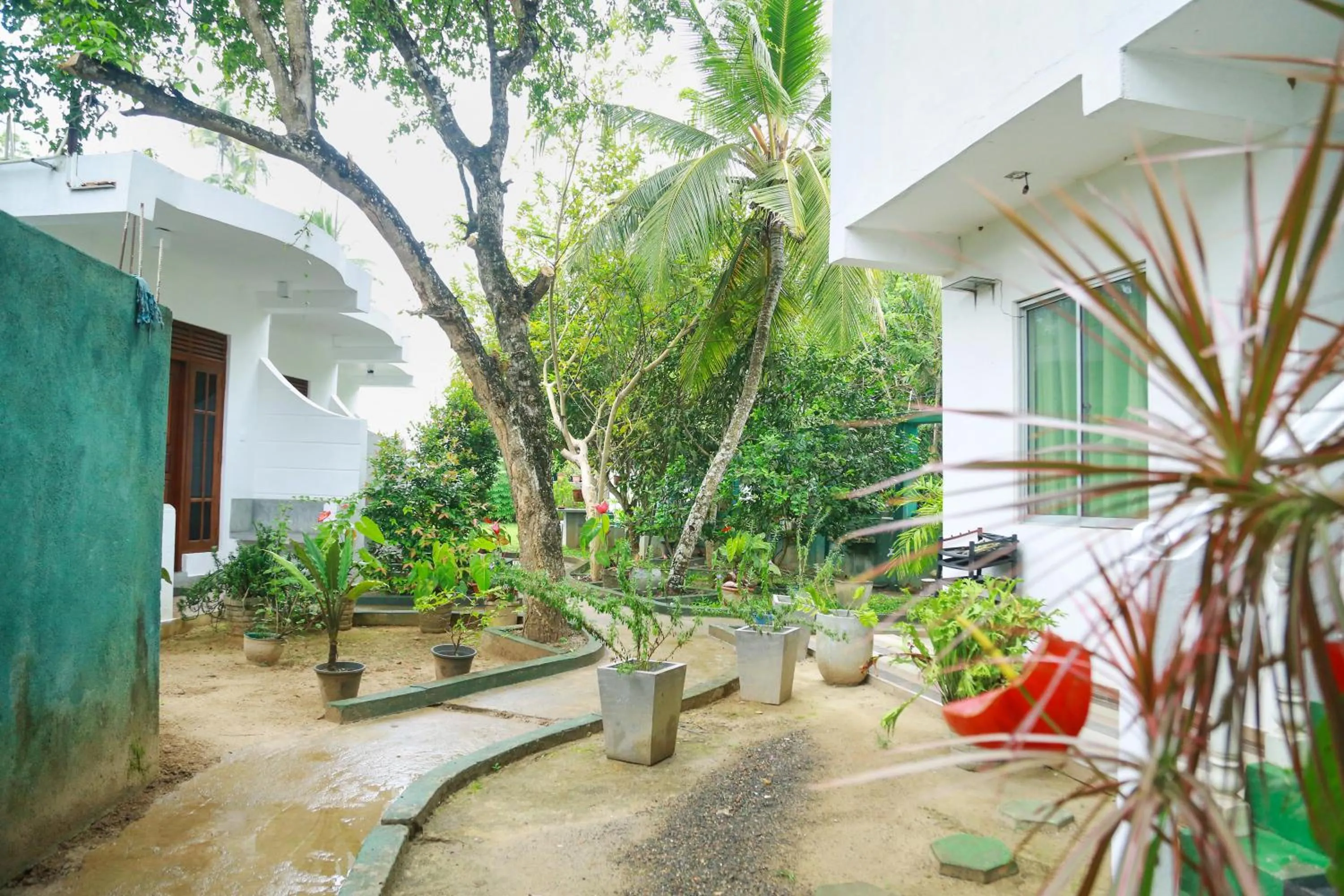 Facade/entrance in Suwa Arana Resort