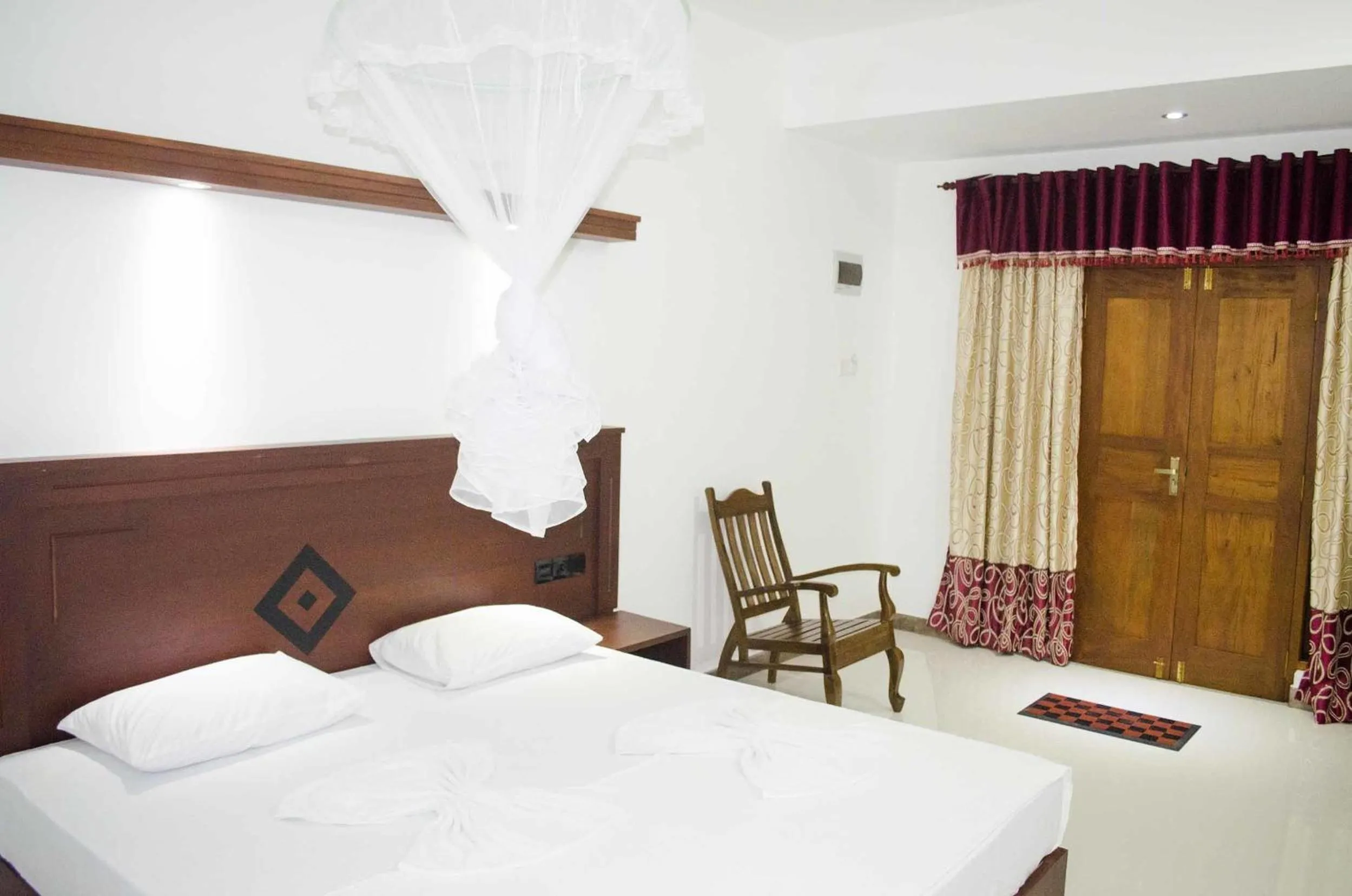 Photo of the whole room, Bed in Suwa Arana Resort