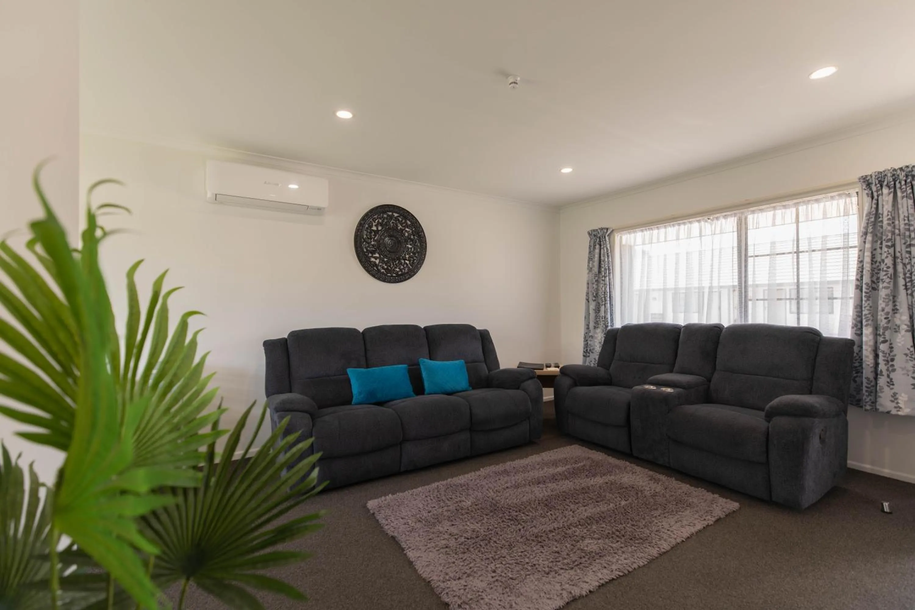 Living room in Camelot Motor Lodge and Conference Centre
