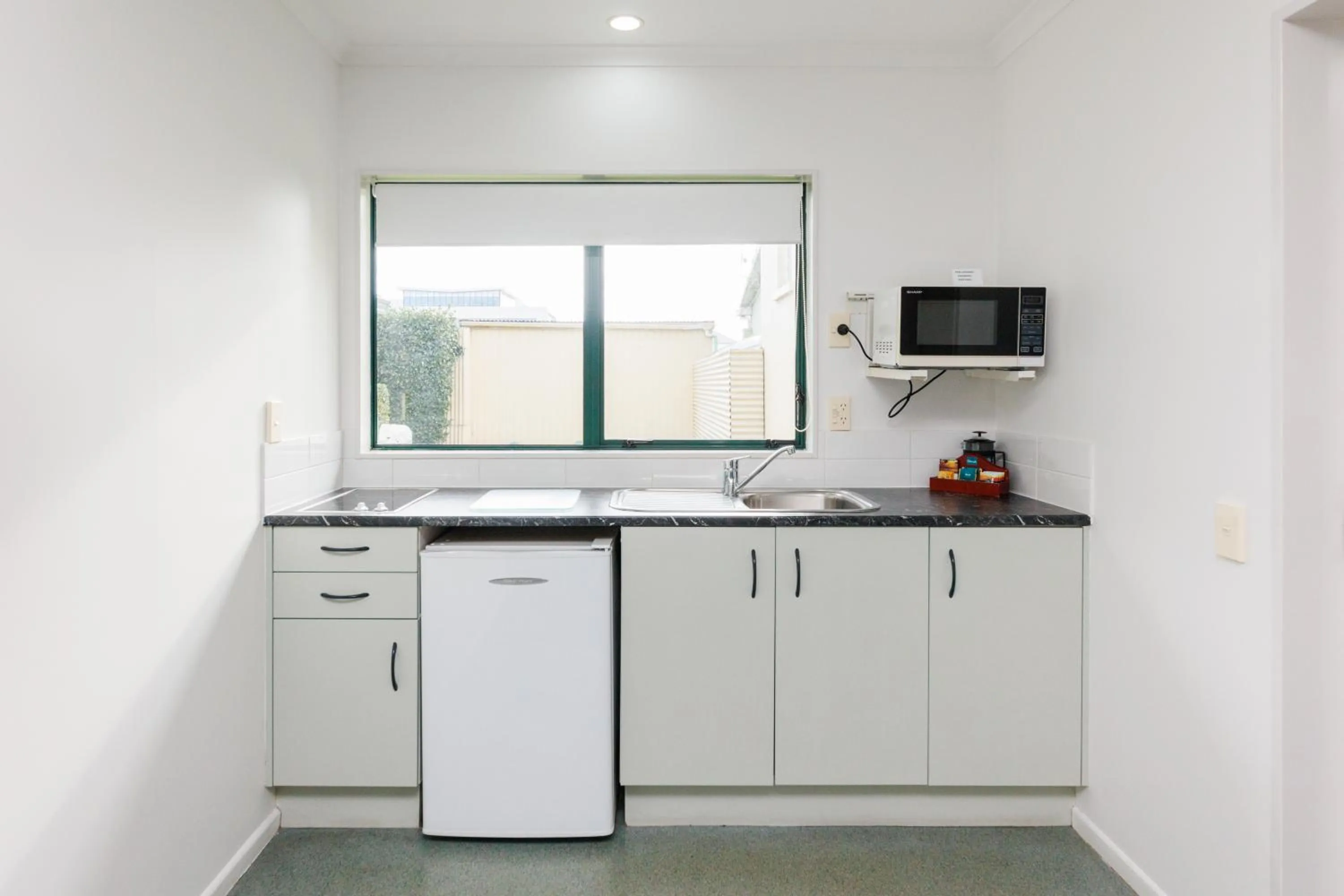 Coffee/tea facilities in Camelot Motor Lodge and Conference Centre