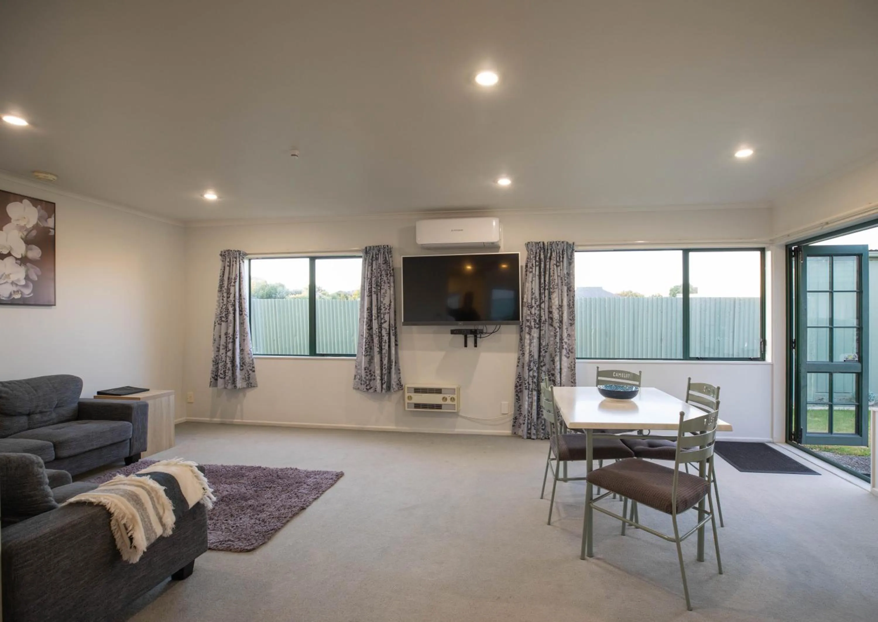 Camelot Motor Lodge and Conference Centre