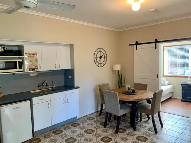 Montville Holiday Apartments