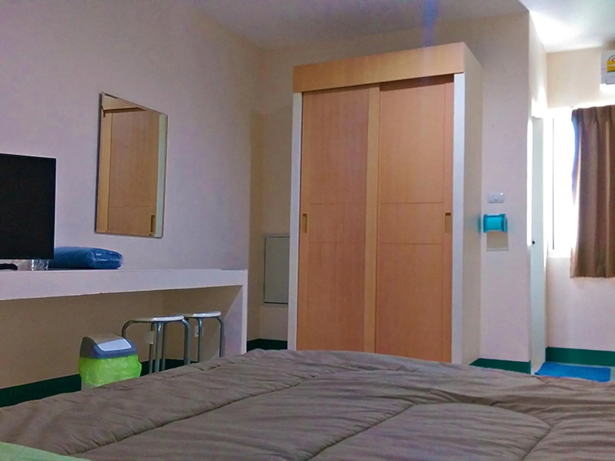 Photo of the whole room, Bed in Sorworakit Hotel