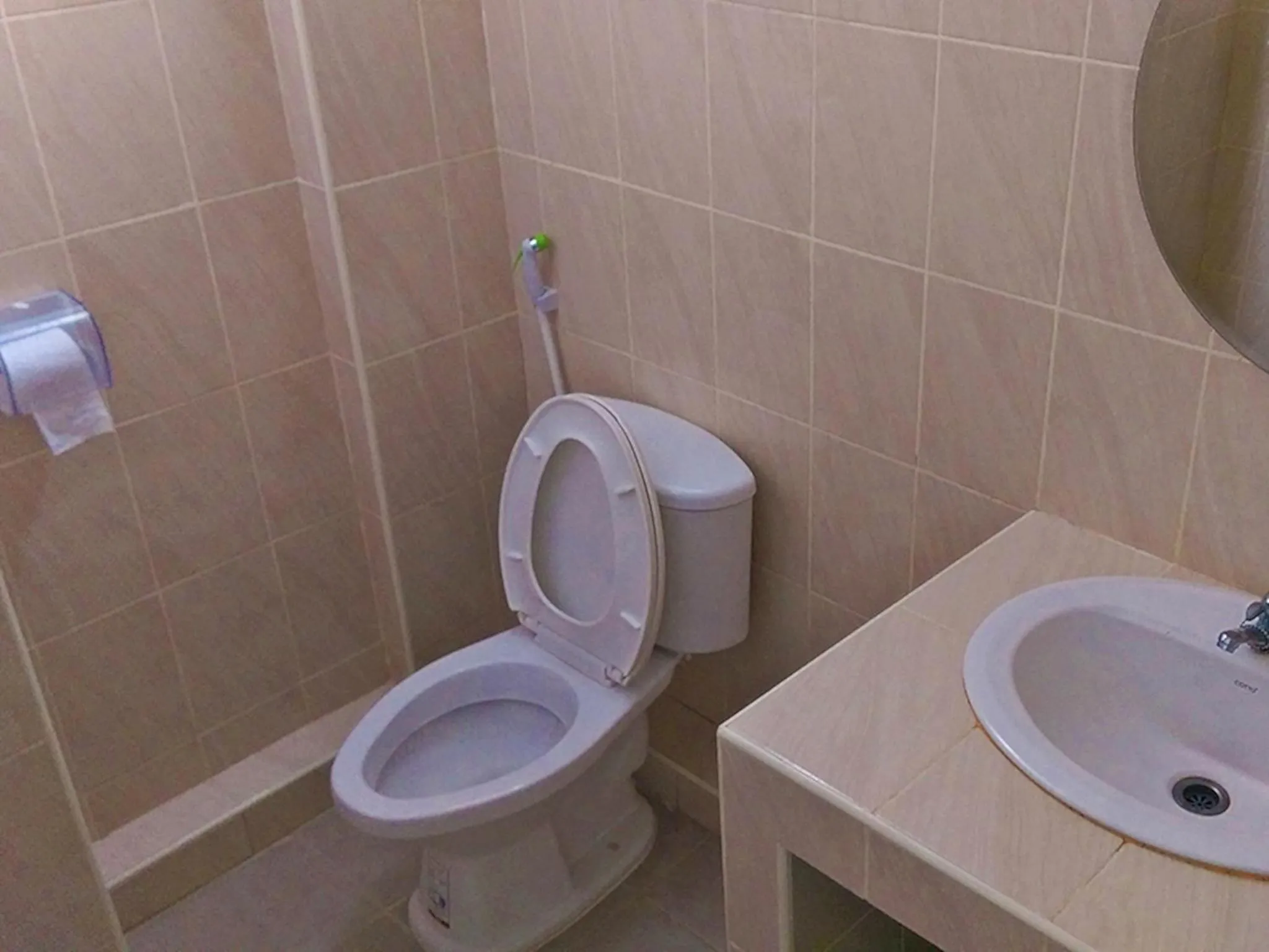 Bathroom in Sorworakit Hotel