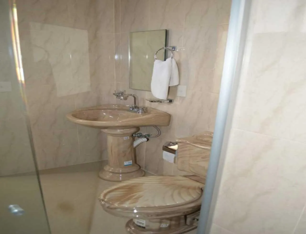 Bathroom in Hotel Guadalupe Bernal