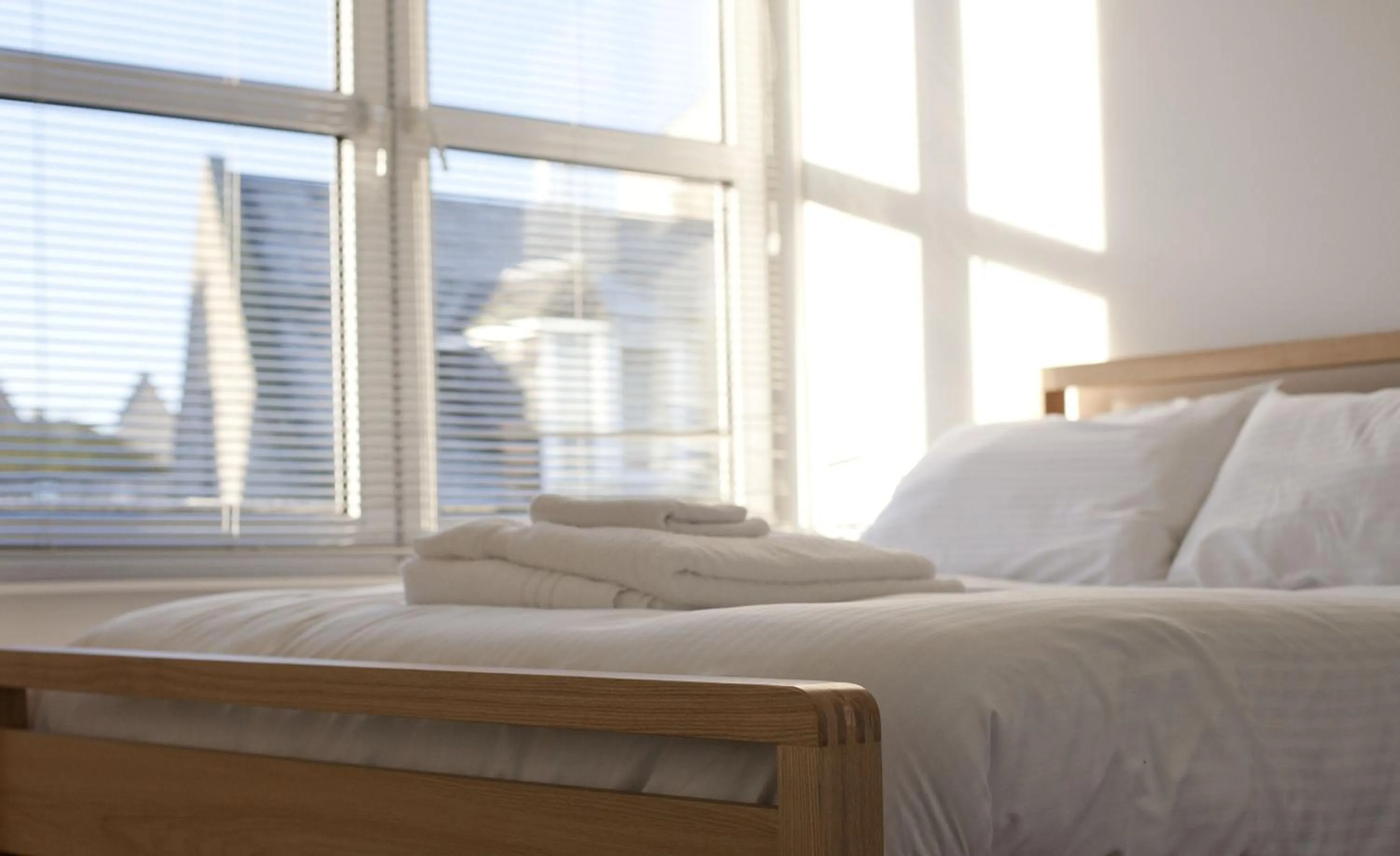 Bedroom, Bed in Aberdeen Serviced Apartments: Charlotte street