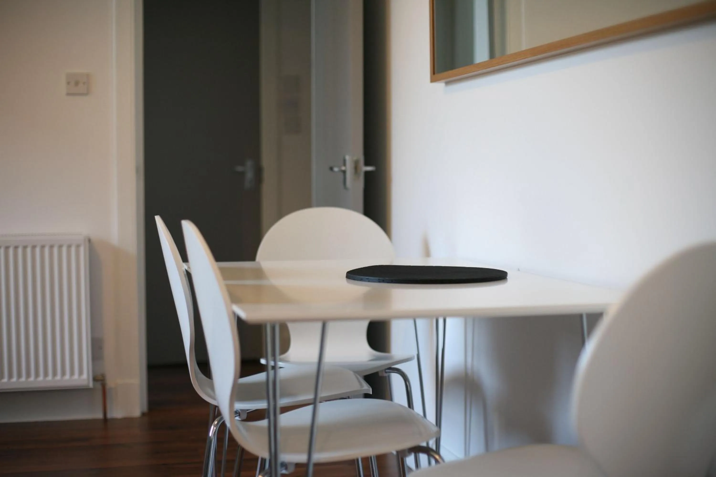 Living room in Aberdeen Serviced Apartments: Charlotte street