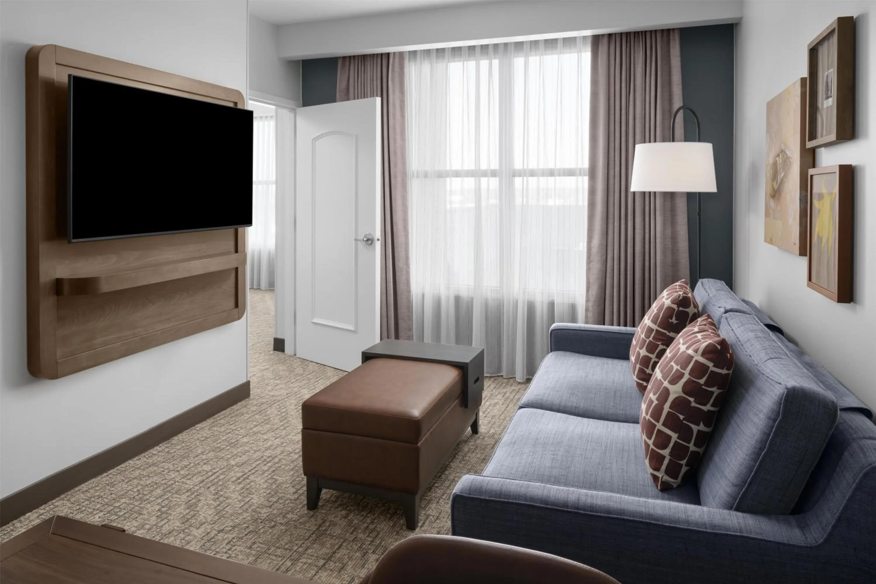 Living room in Embassy Suites by Hilton Tuscaloosa Alabama Downtown