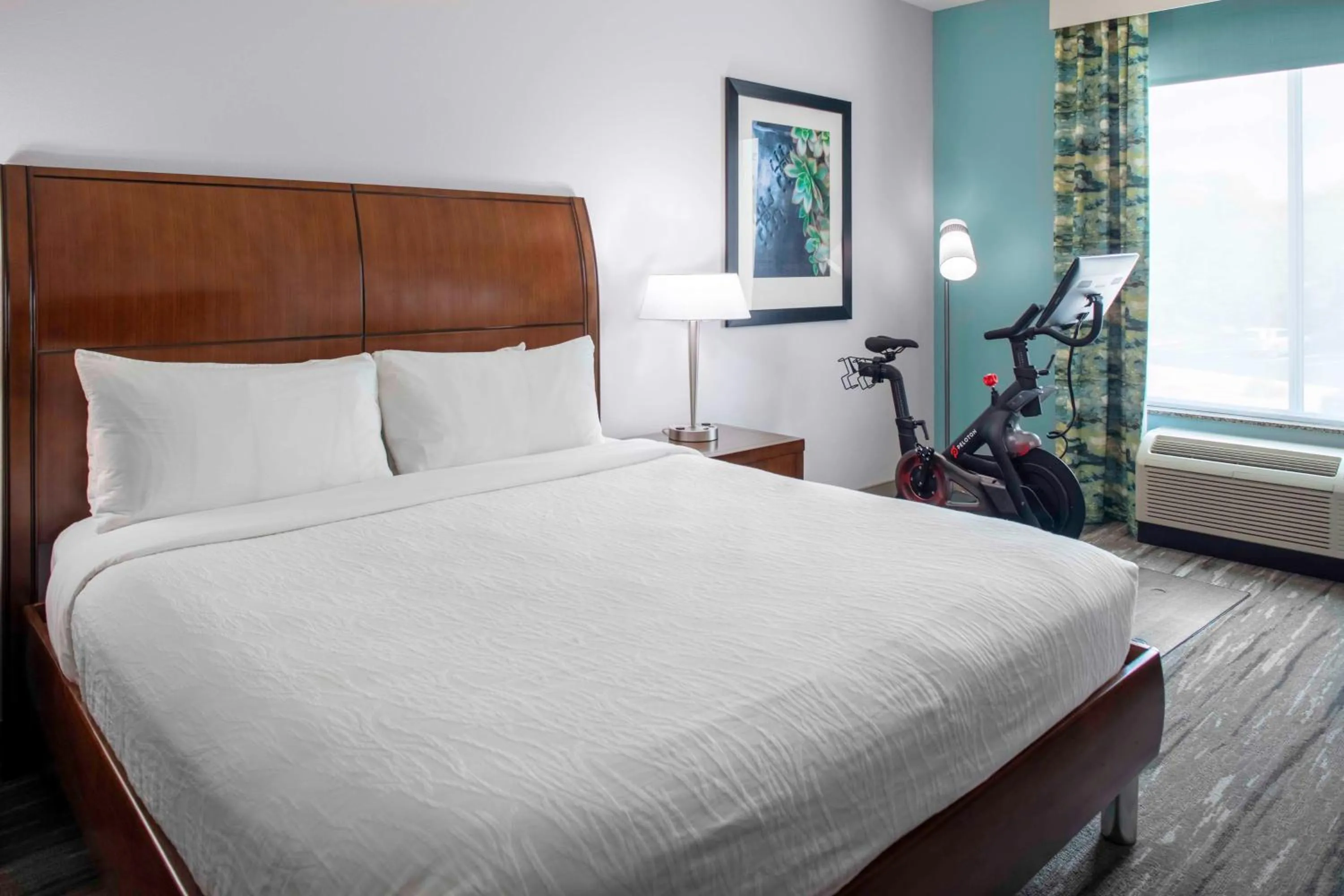 Bed in Hilton Garden Inn Charleston / Mt. Pleasant