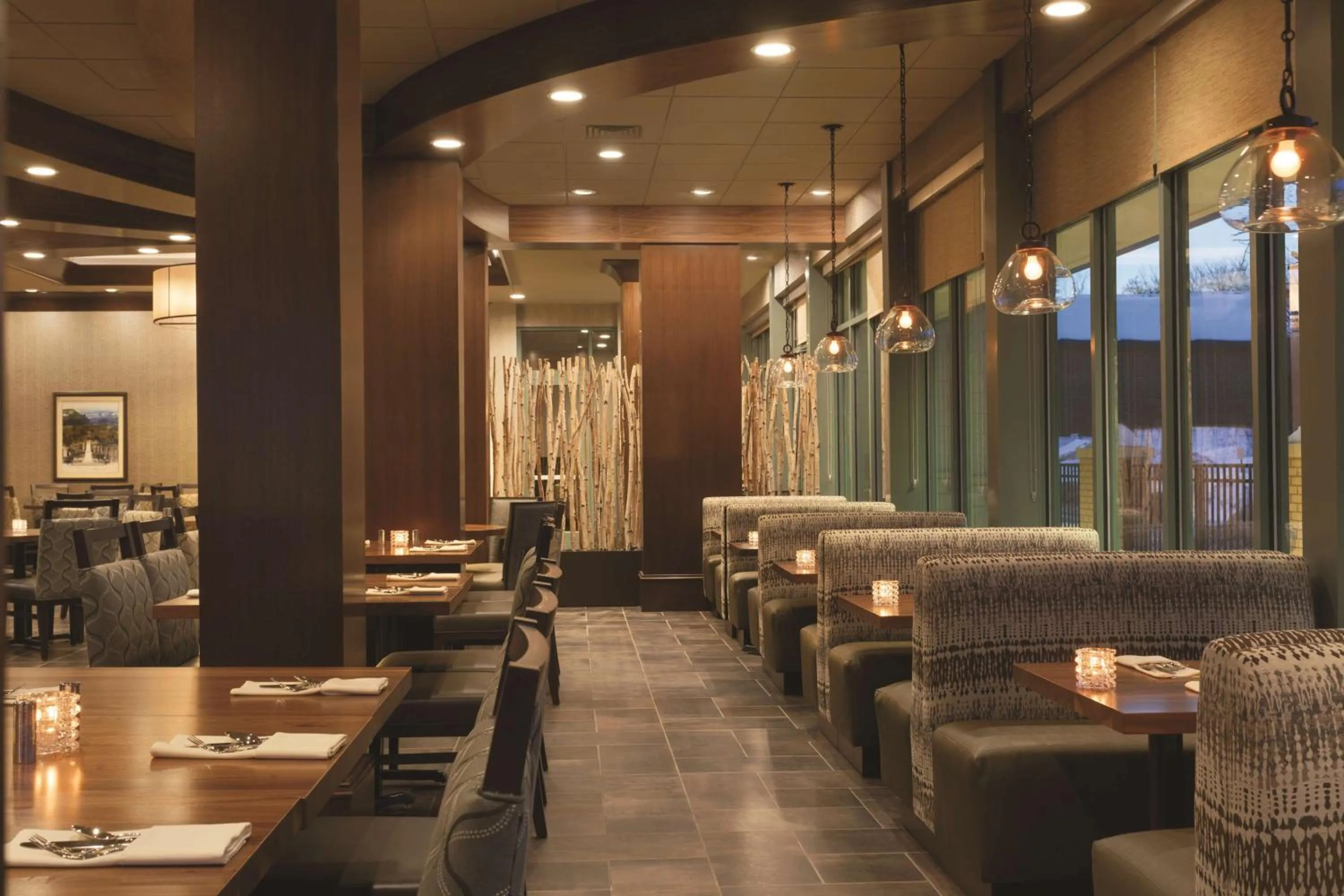 Restaurant/places to eat in Embassy Suites Saratoga Springs