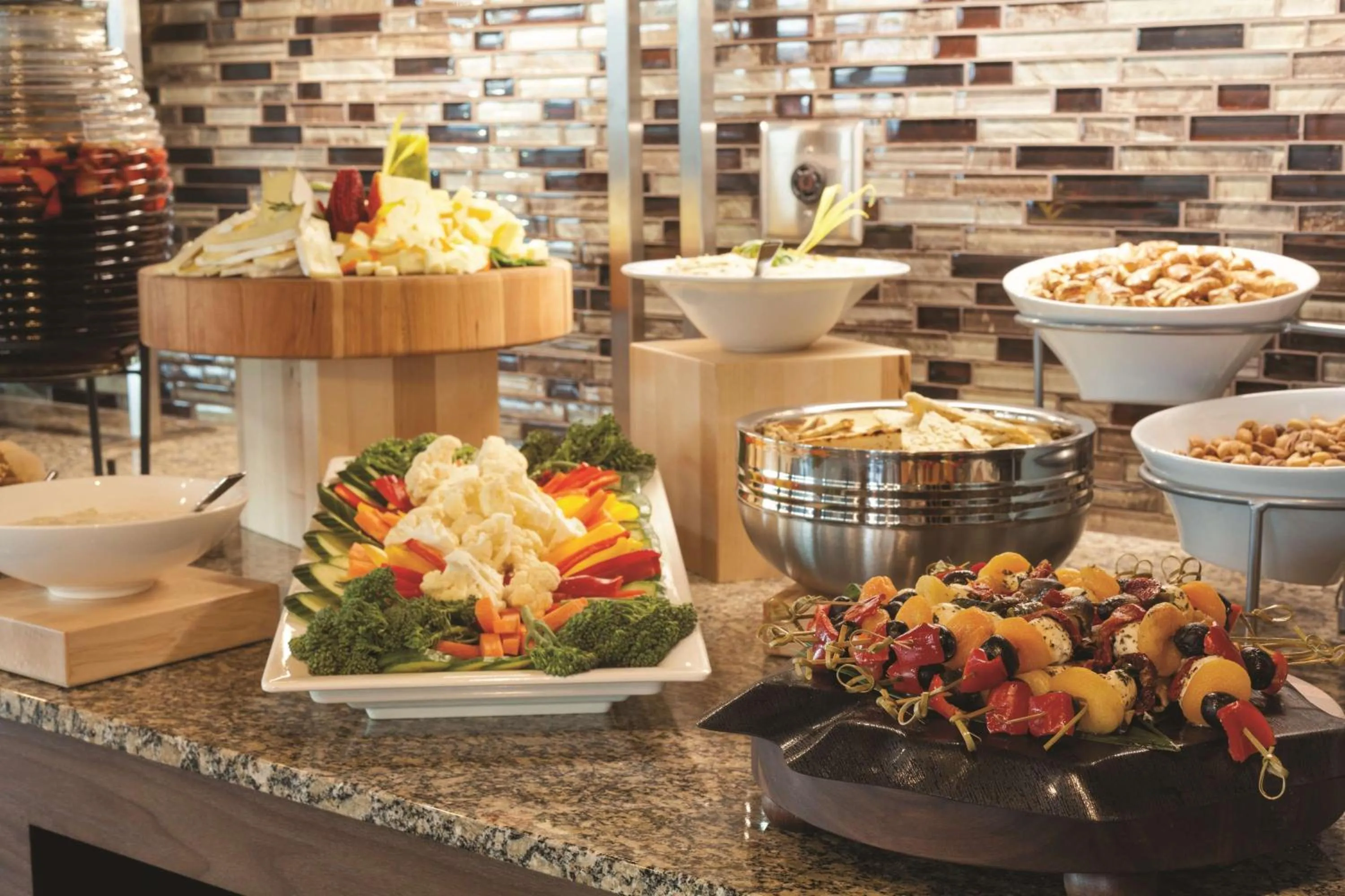 Restaurant/places to eat in Embassy Suites Saratoga Springs