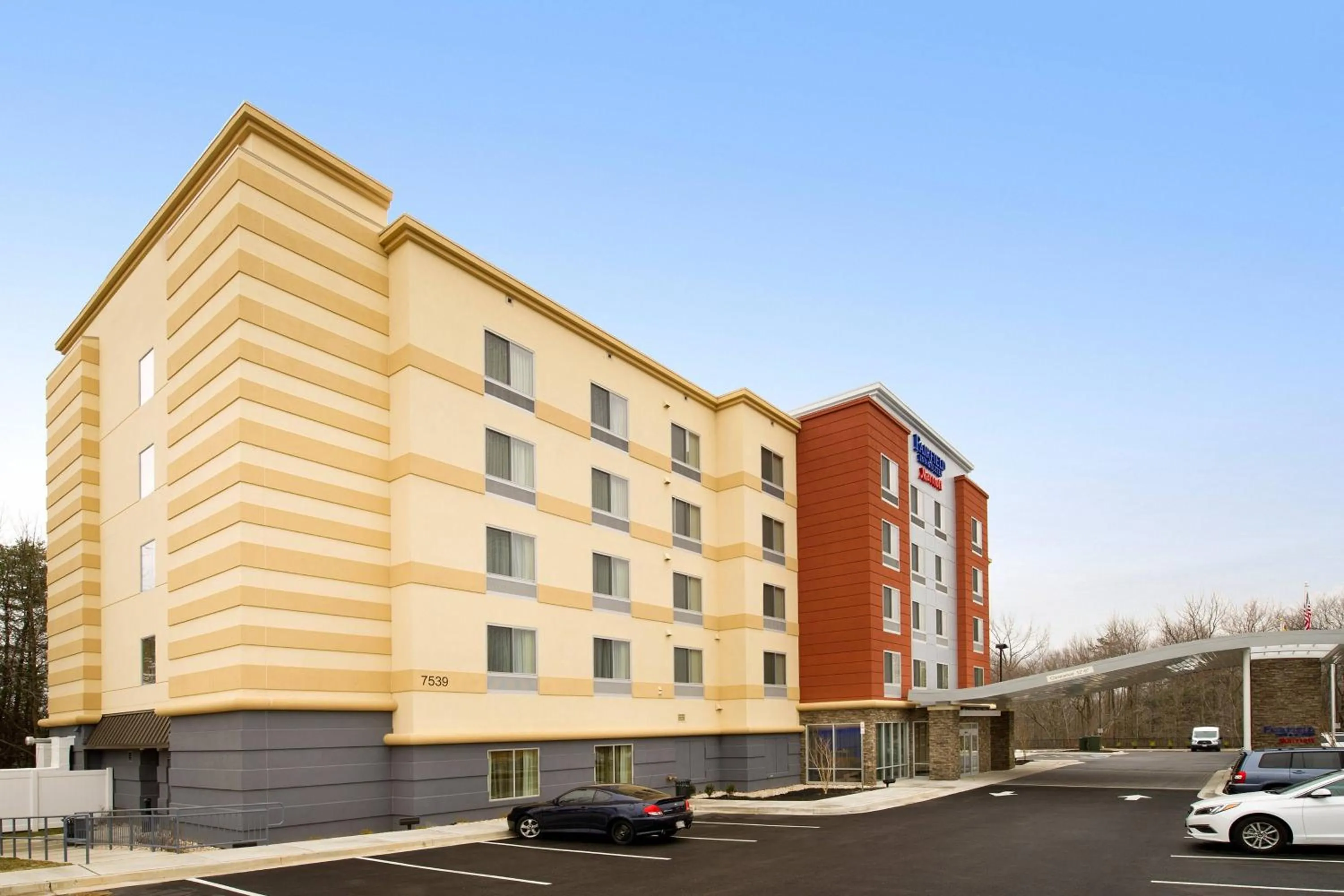 Property building in Fairfield Inn & Suites by Marriott Arundel Mills BWI Airport