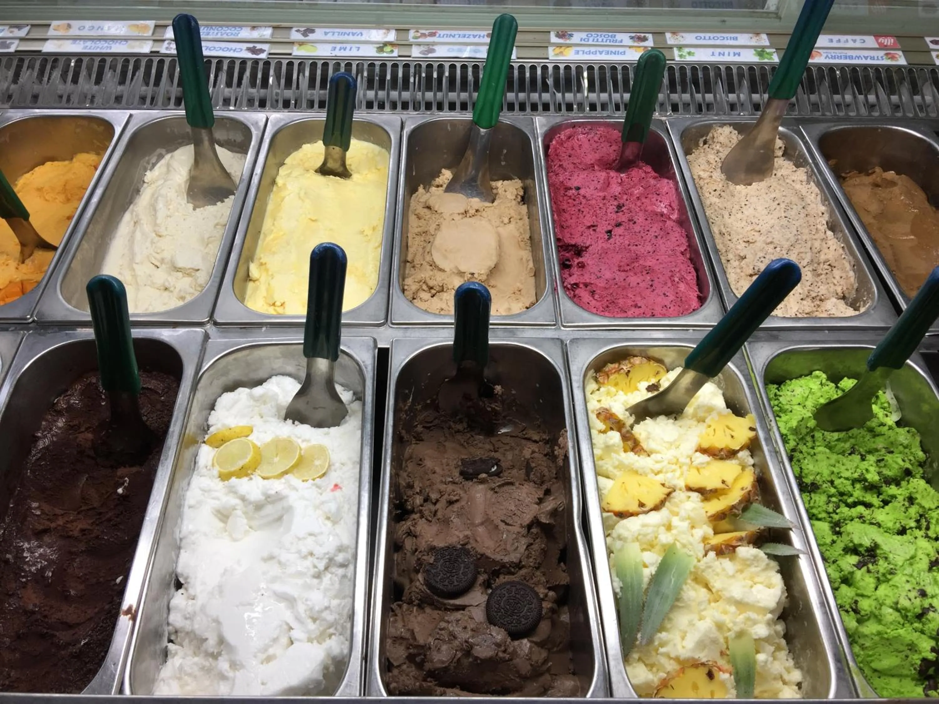 Restaurant/places to eat in Refresh Hotel Hikkaduwa