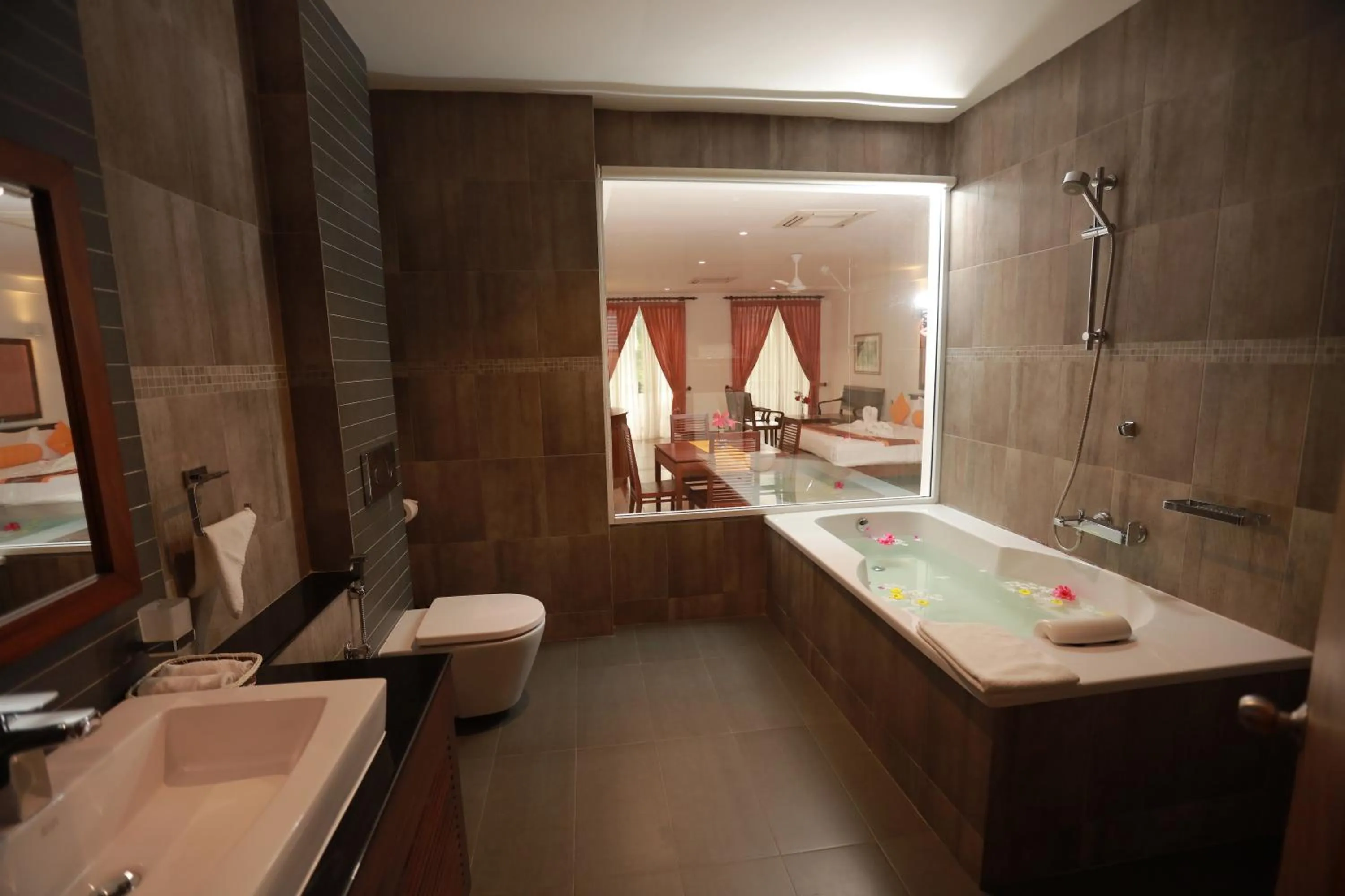 Shower in Refresh Hotel Hikkaduwa