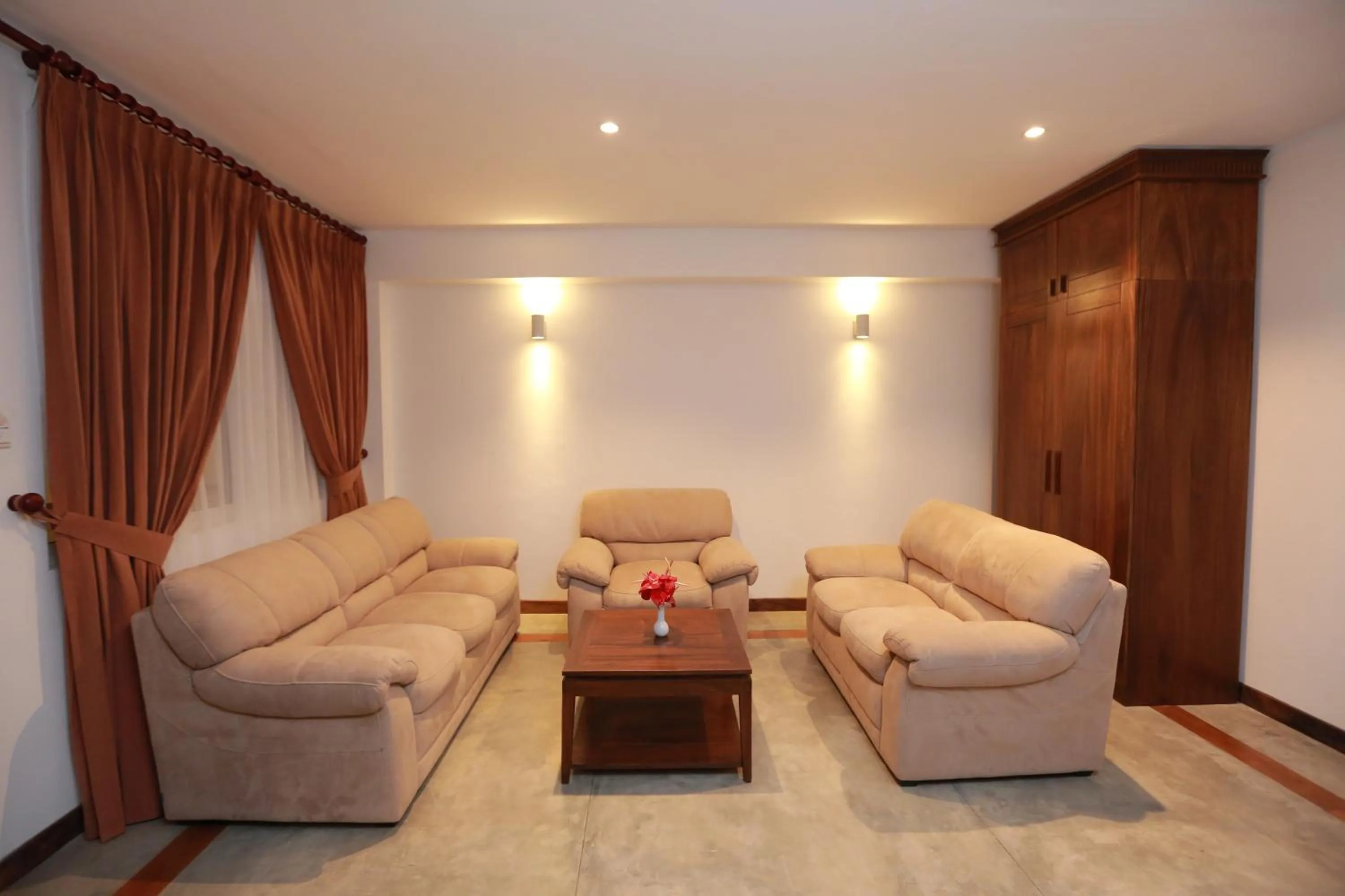 Seating area in Refresh Hotel Hikkaduwa