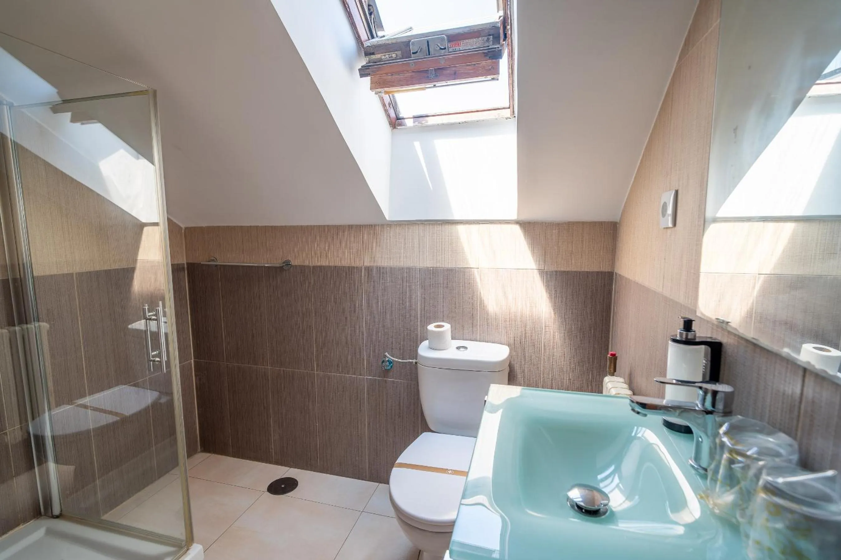 Shower in Alojamientos Valdecilla 3000