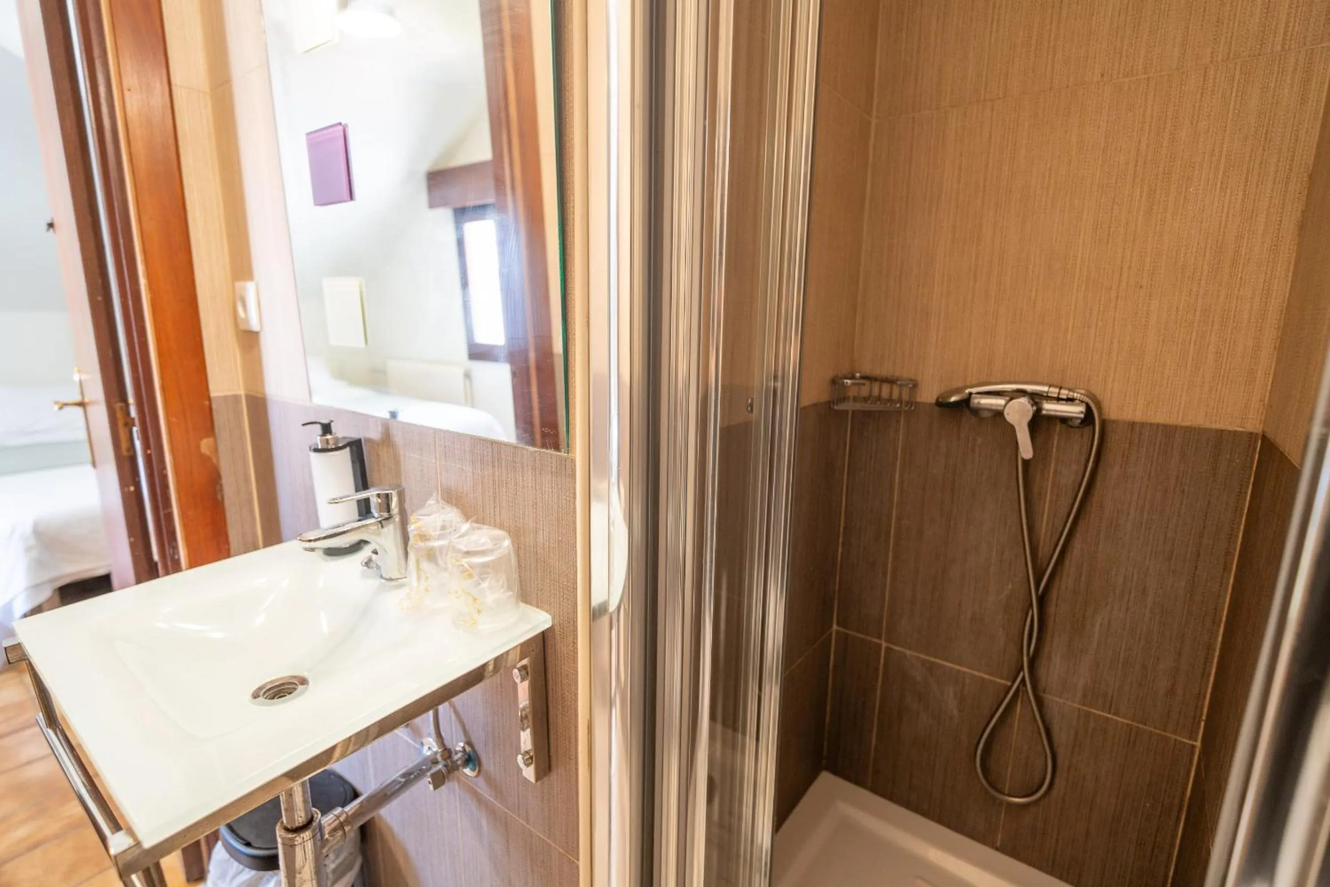 Bathroom in Alojamientos Valdecilla 3000