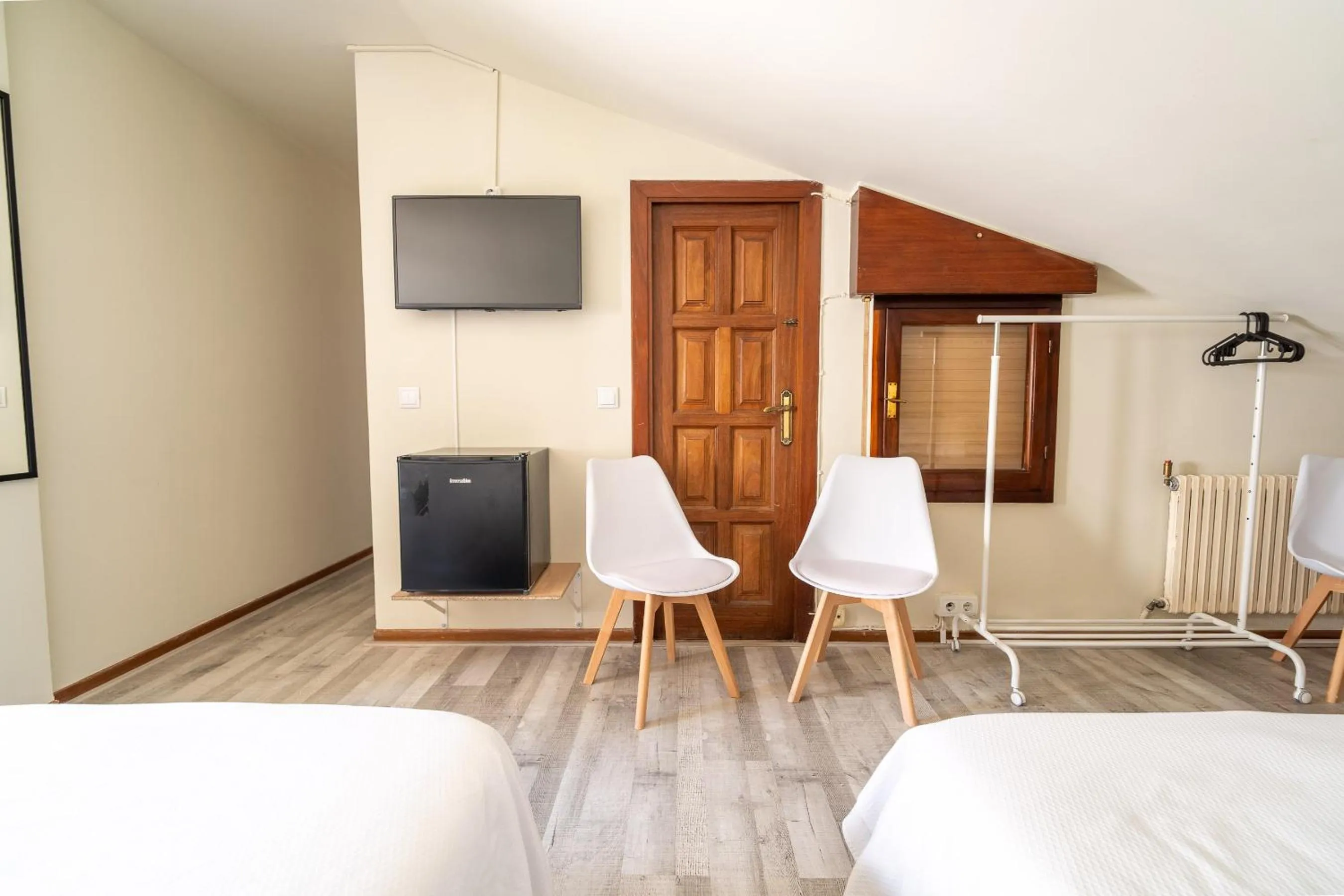 TV and multimedia, Bed in Alojamientos Valdecilla 3000