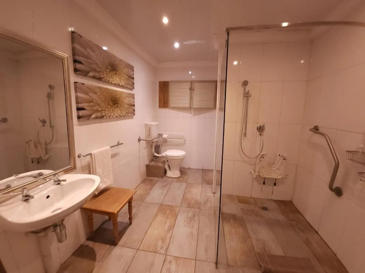 Shower in Rusplek Guesthouse and Conference Centre