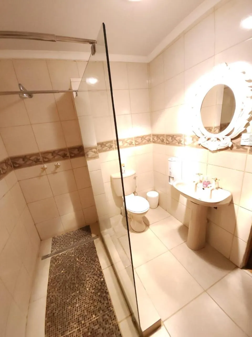 Shower in Rusplek Guesthouse and Conference Centre