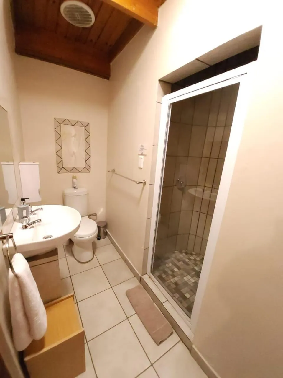 Shower in Rusplek Guesthouse and Conference Centre