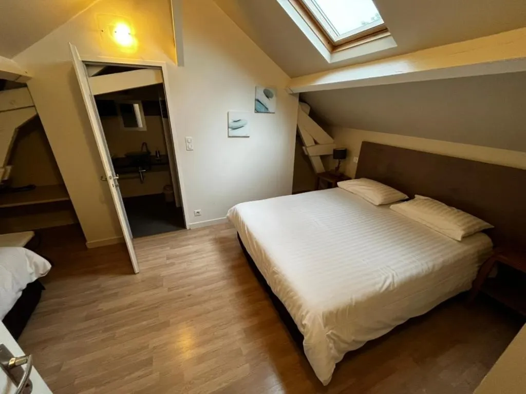 Bed in Château de la Galissonnière