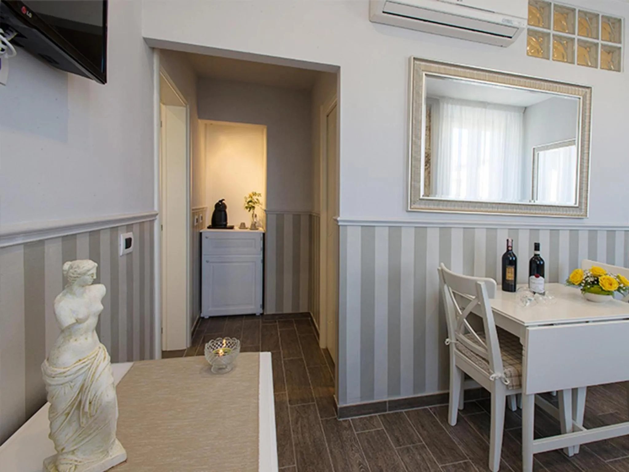 Decorative detail in Locanda di Mosconi