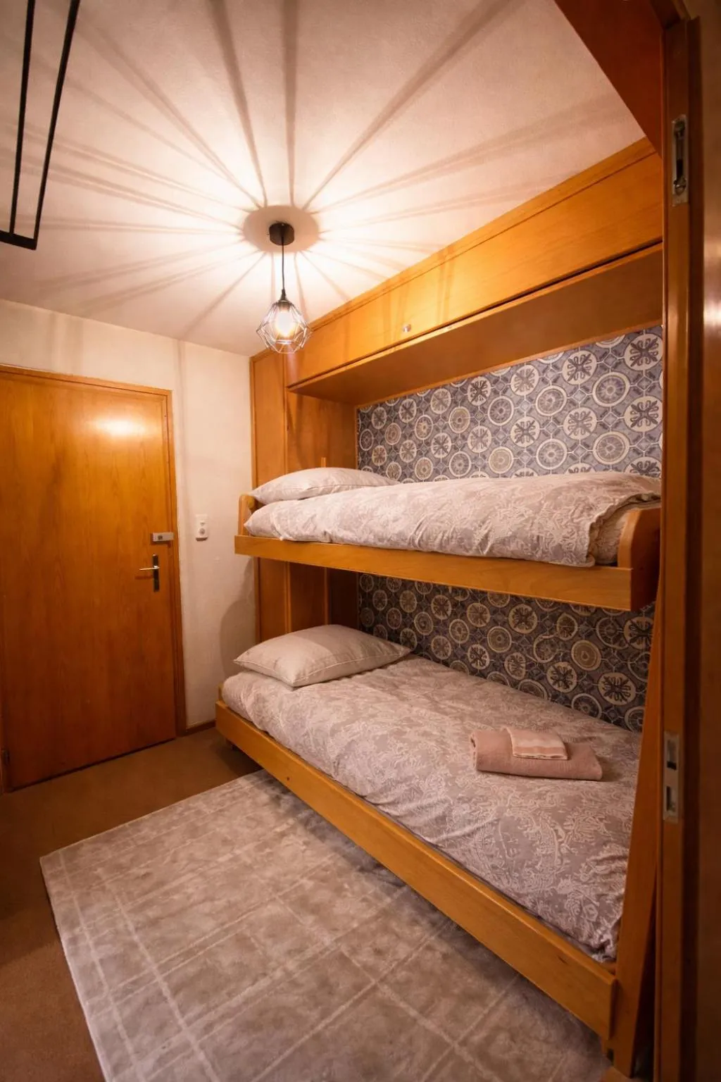 Bed in Appartement central Free Parking