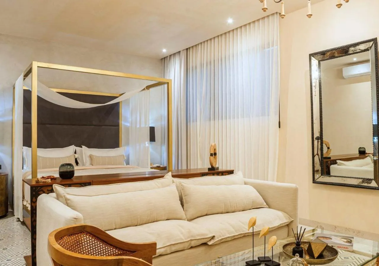 Seating area in Adoro Hotel Boutique