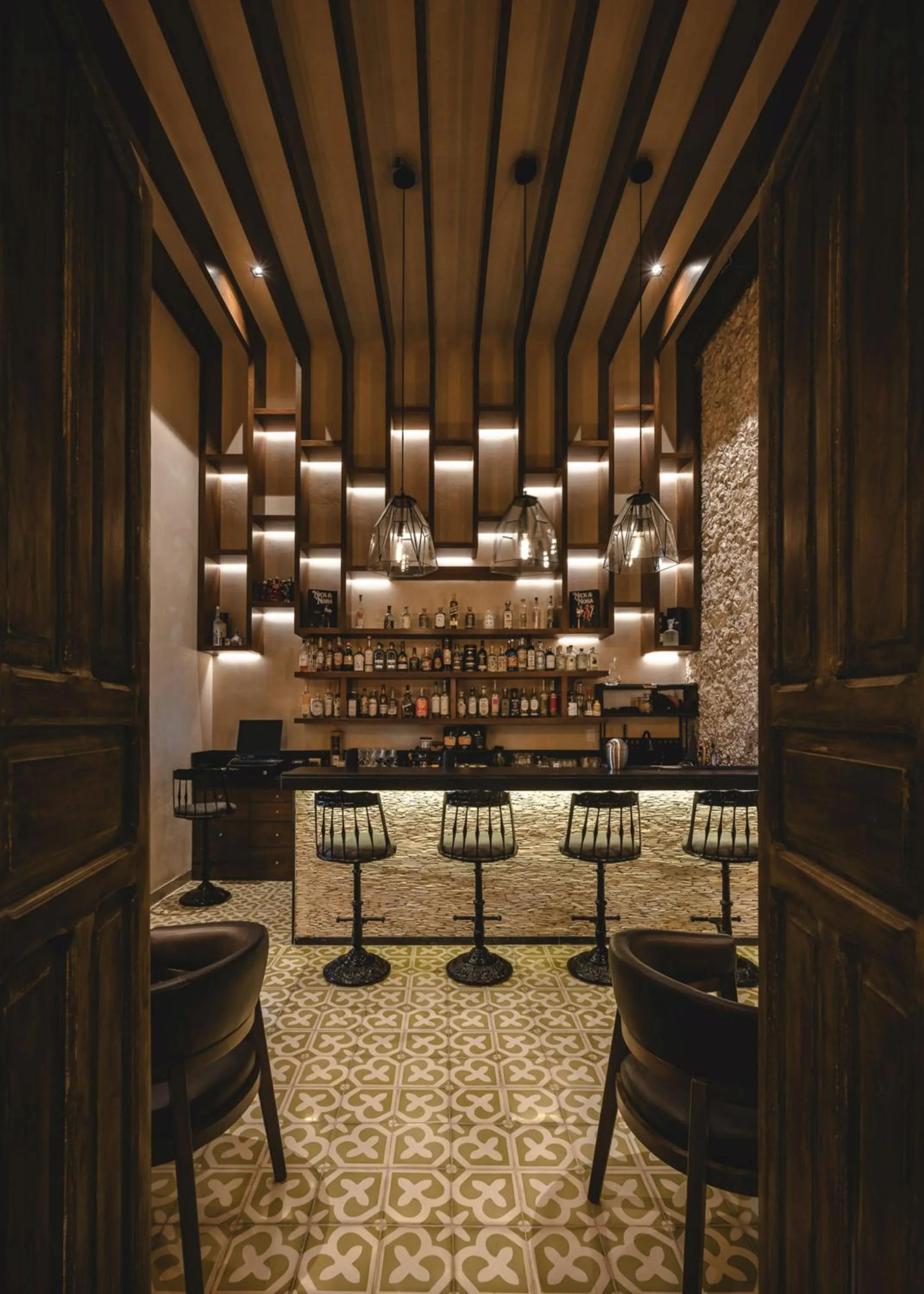 Restaurant/places to eat in Adoro Hotel Boutique