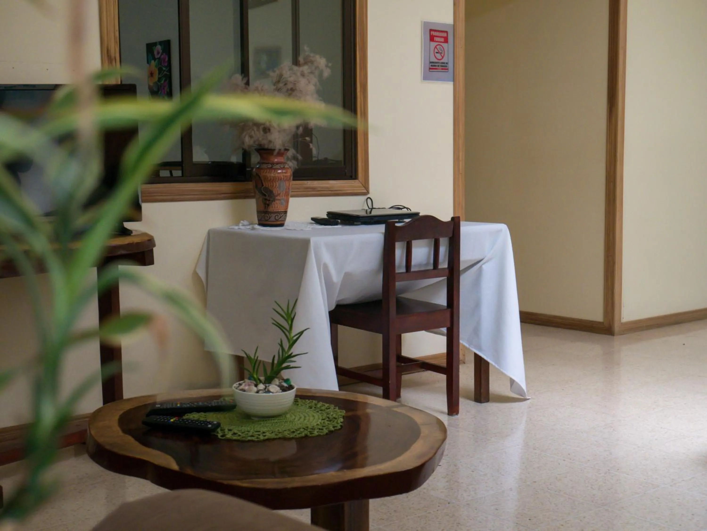 Living room in Monte Los Lirios Lodge