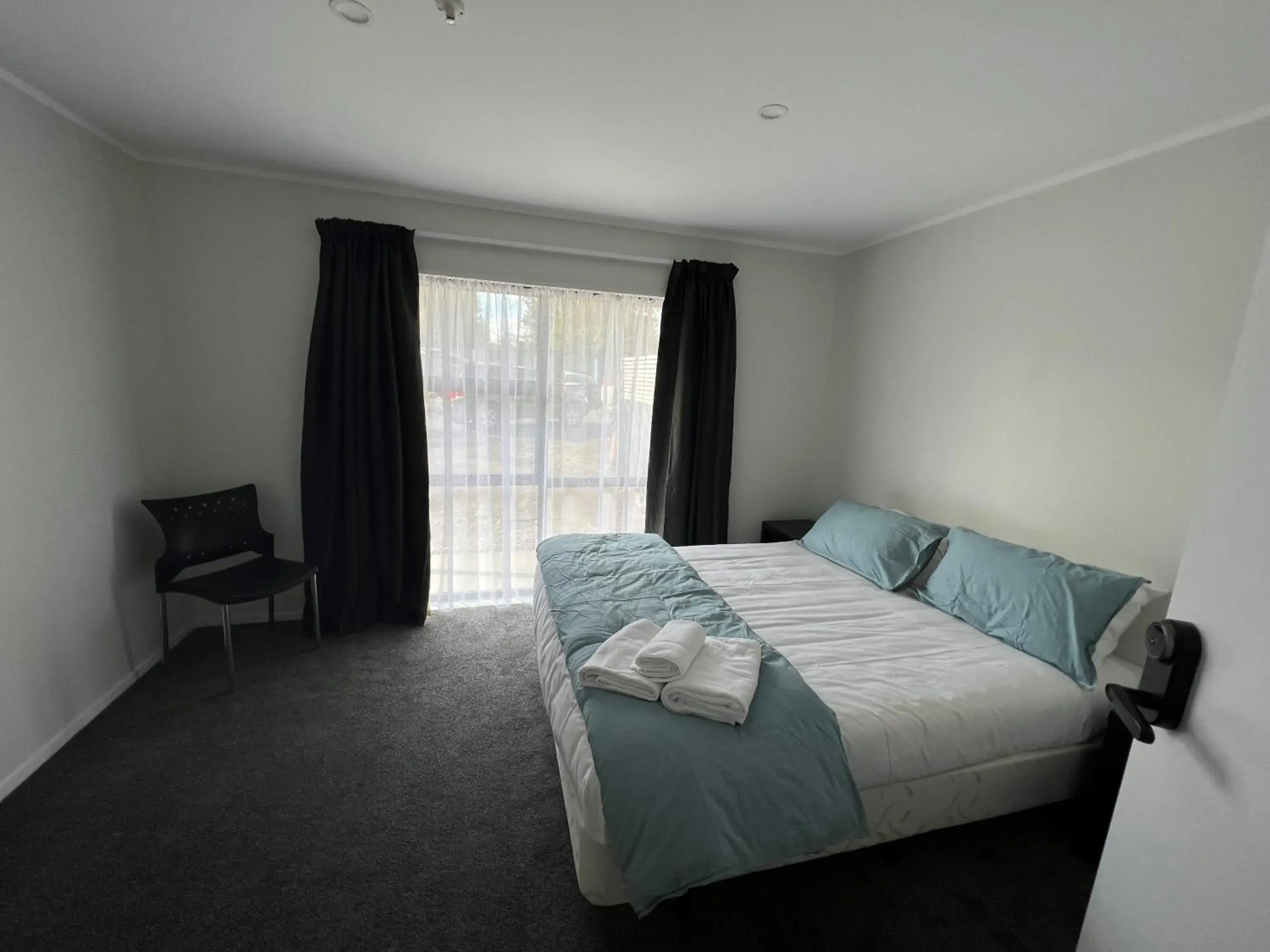 Double Room with Private Bathroom in Stag Park Accommodation Double Room with Private Bathroom in Stag Park Accommodation