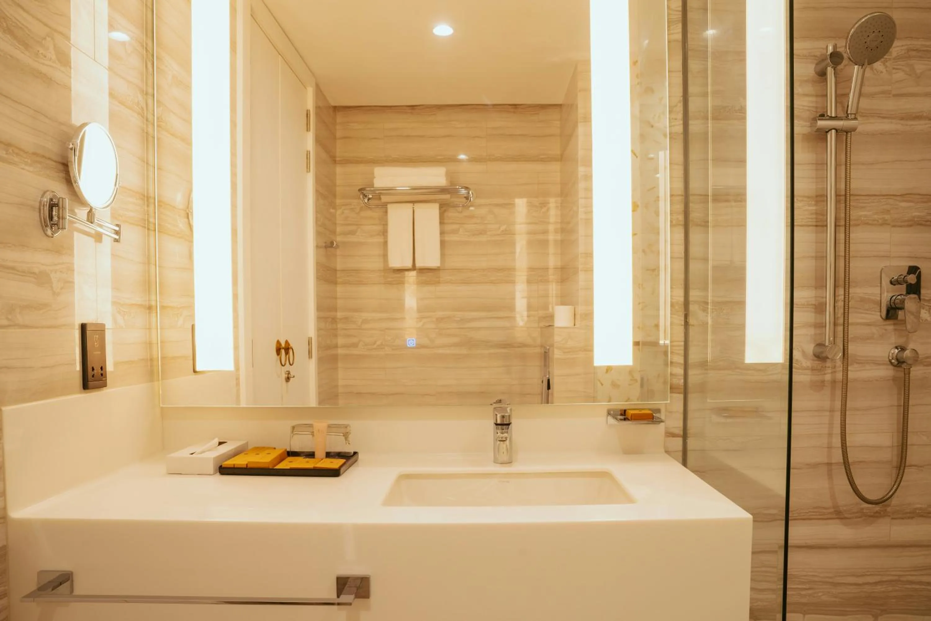 Bathroom in Kandy Myst by Cinnamon