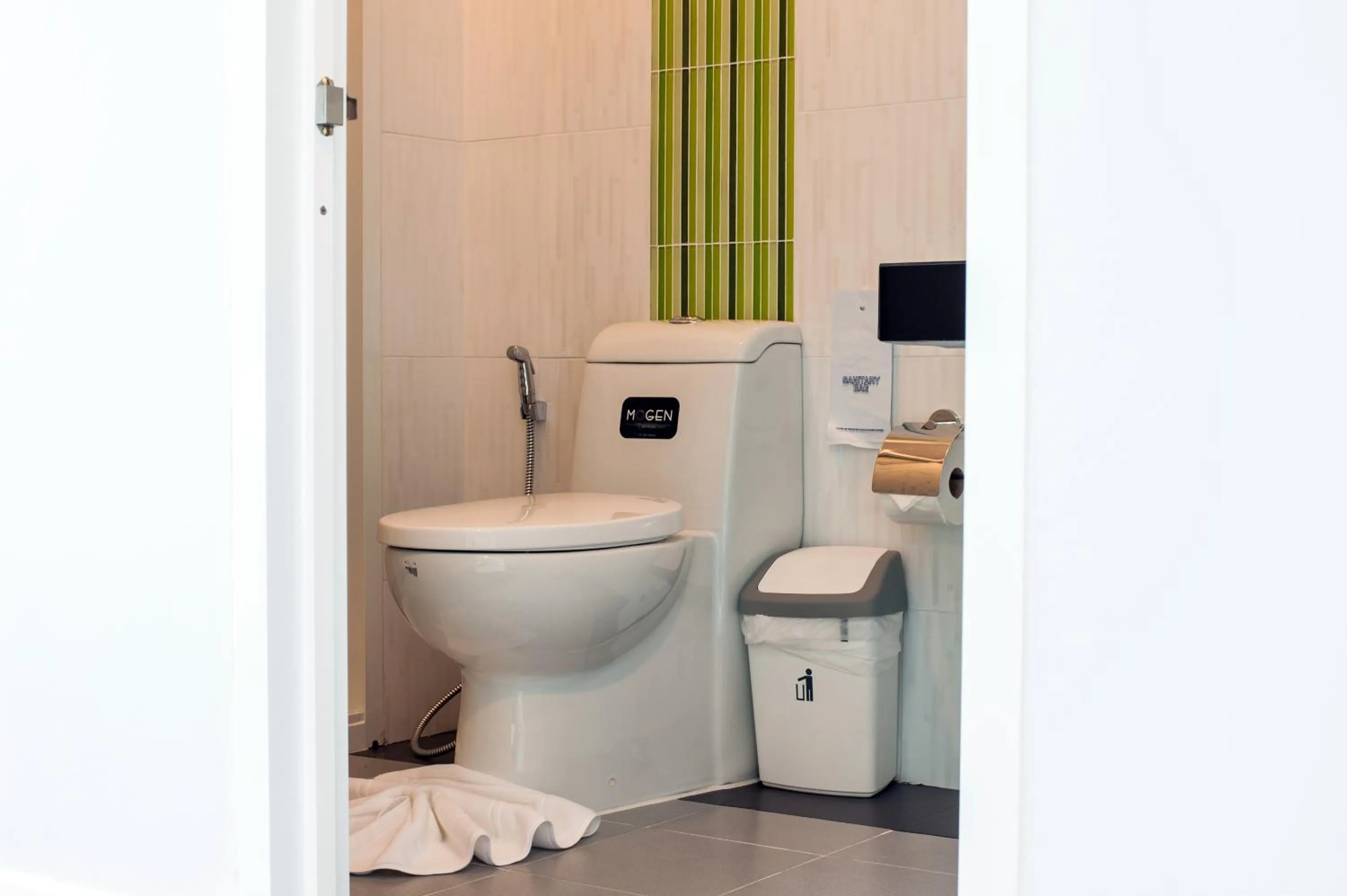 Toilet in Jinda Resort