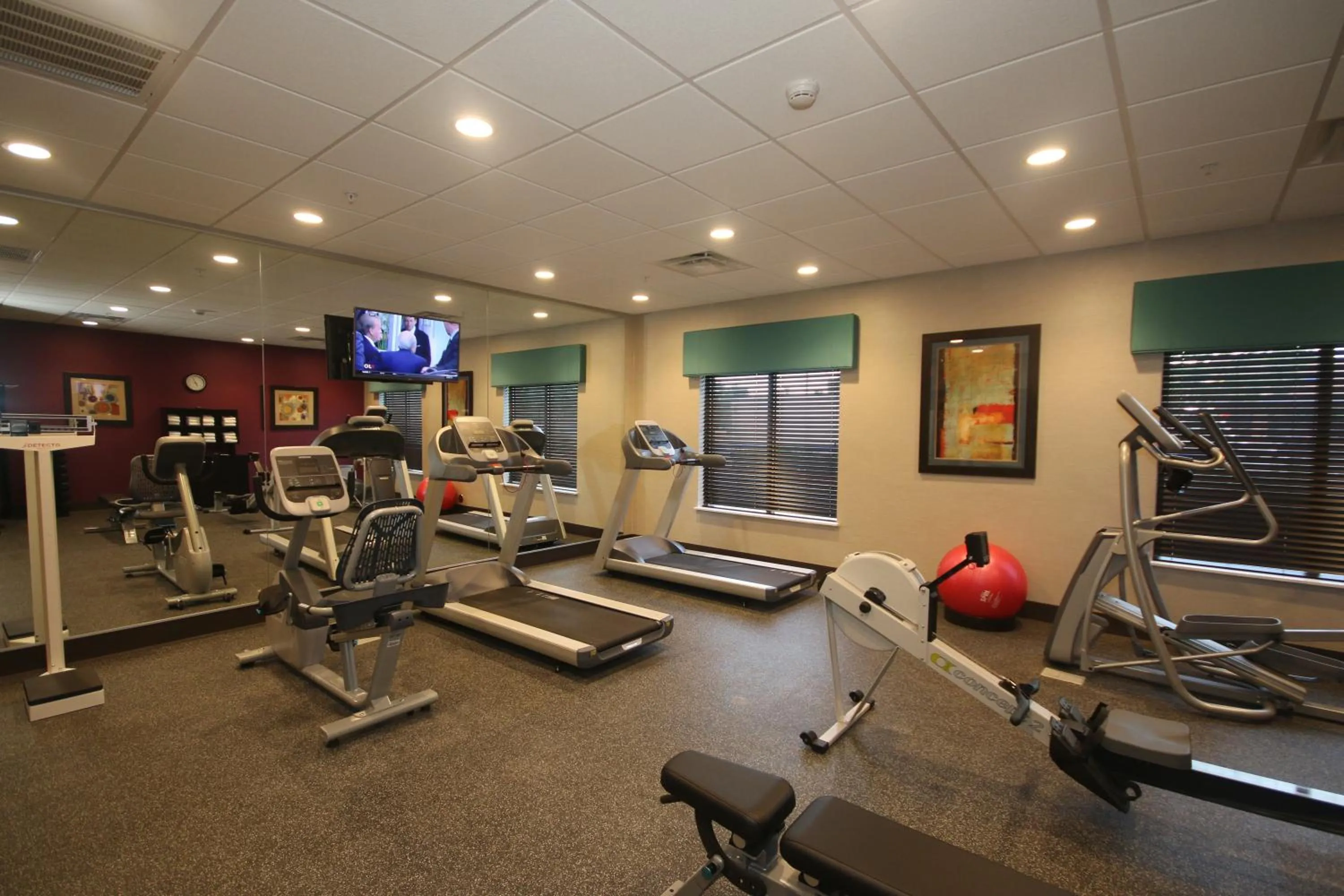 Fitness centre/facilities in Holiday Inn Express & Suites Charlotte North by IHG