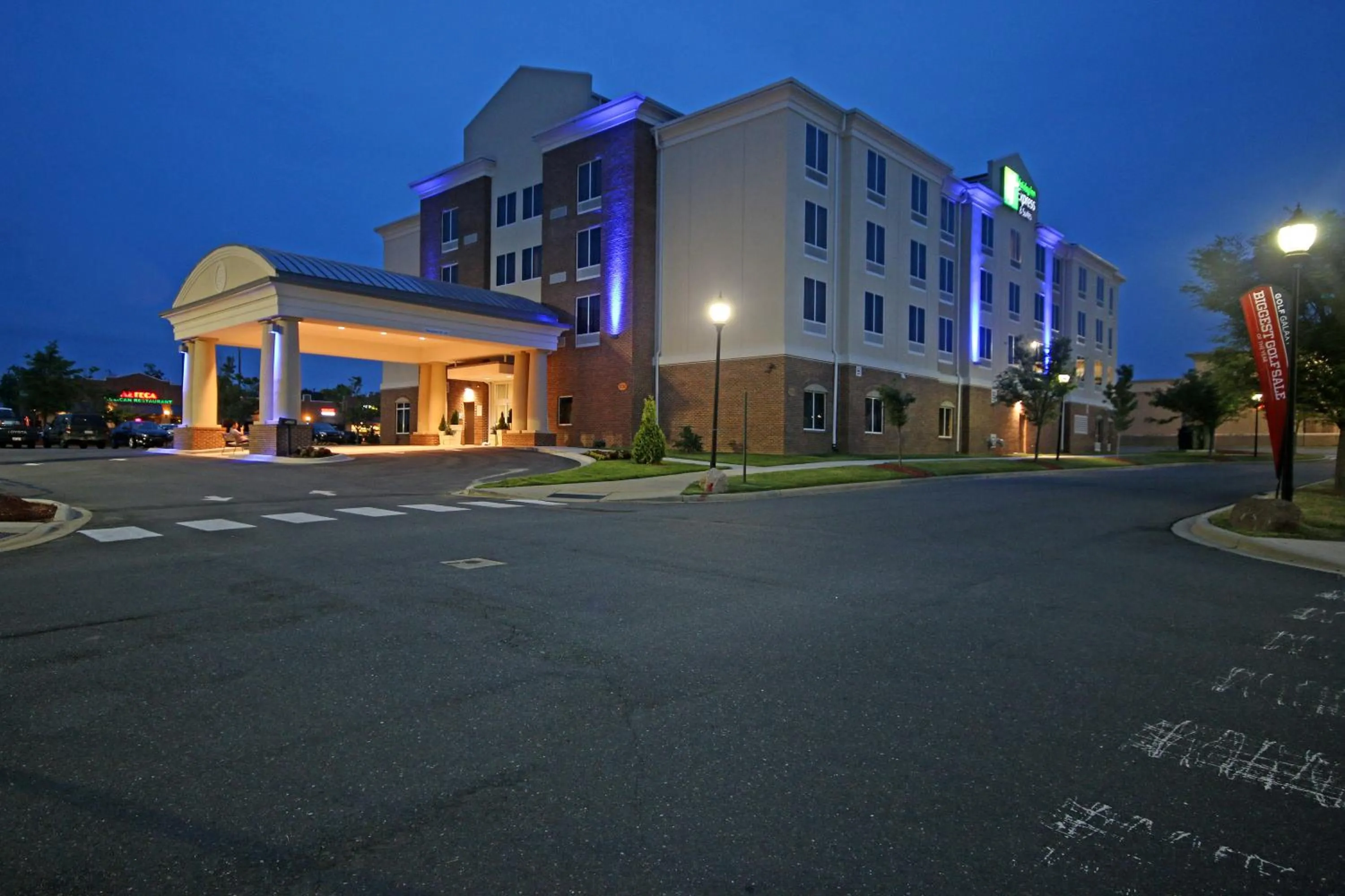 Property building in Holiday Inn Express & Suites Charlotte North by IHG