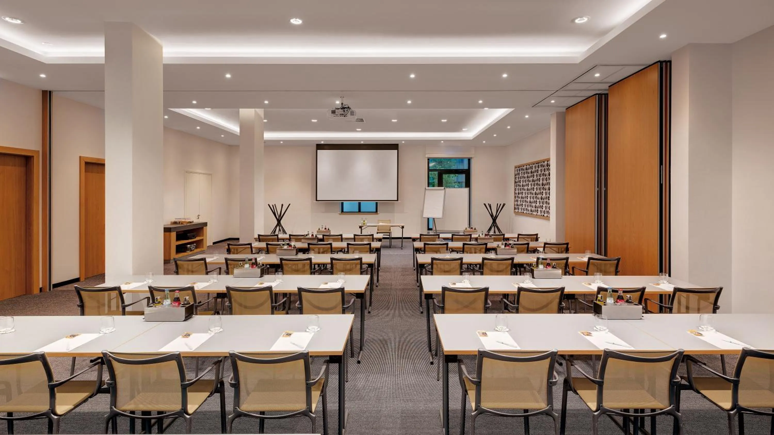 Meeting/conference room in Holiday Inn Frankfurt - Alte Oper by IHG
