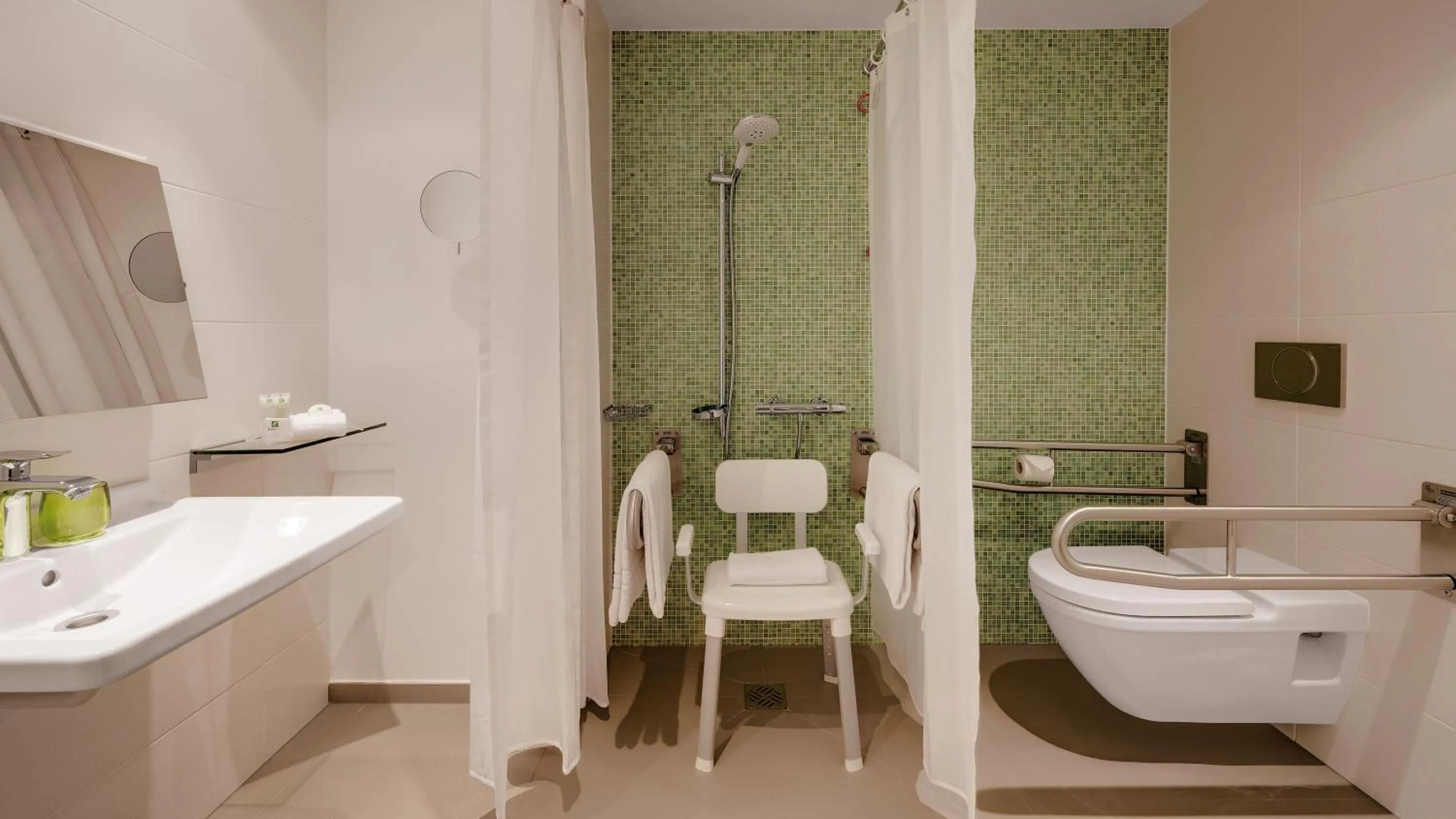 Bathroom in Holiday Inn Frankfurt - Alte Oper by IHG