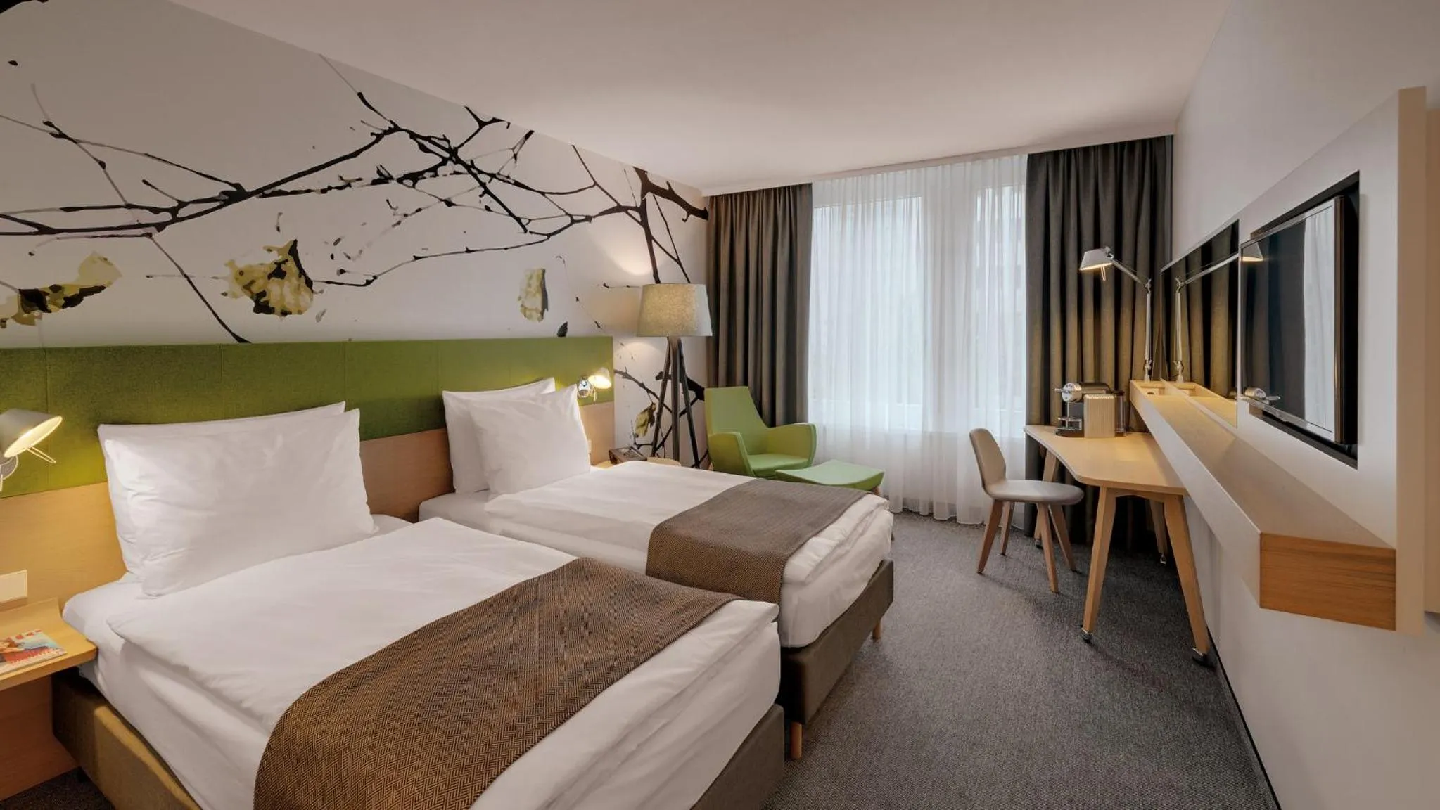 Photo of the whole room, Bed in Holiday Inn Frankfurt - Alte Oper by IHG
