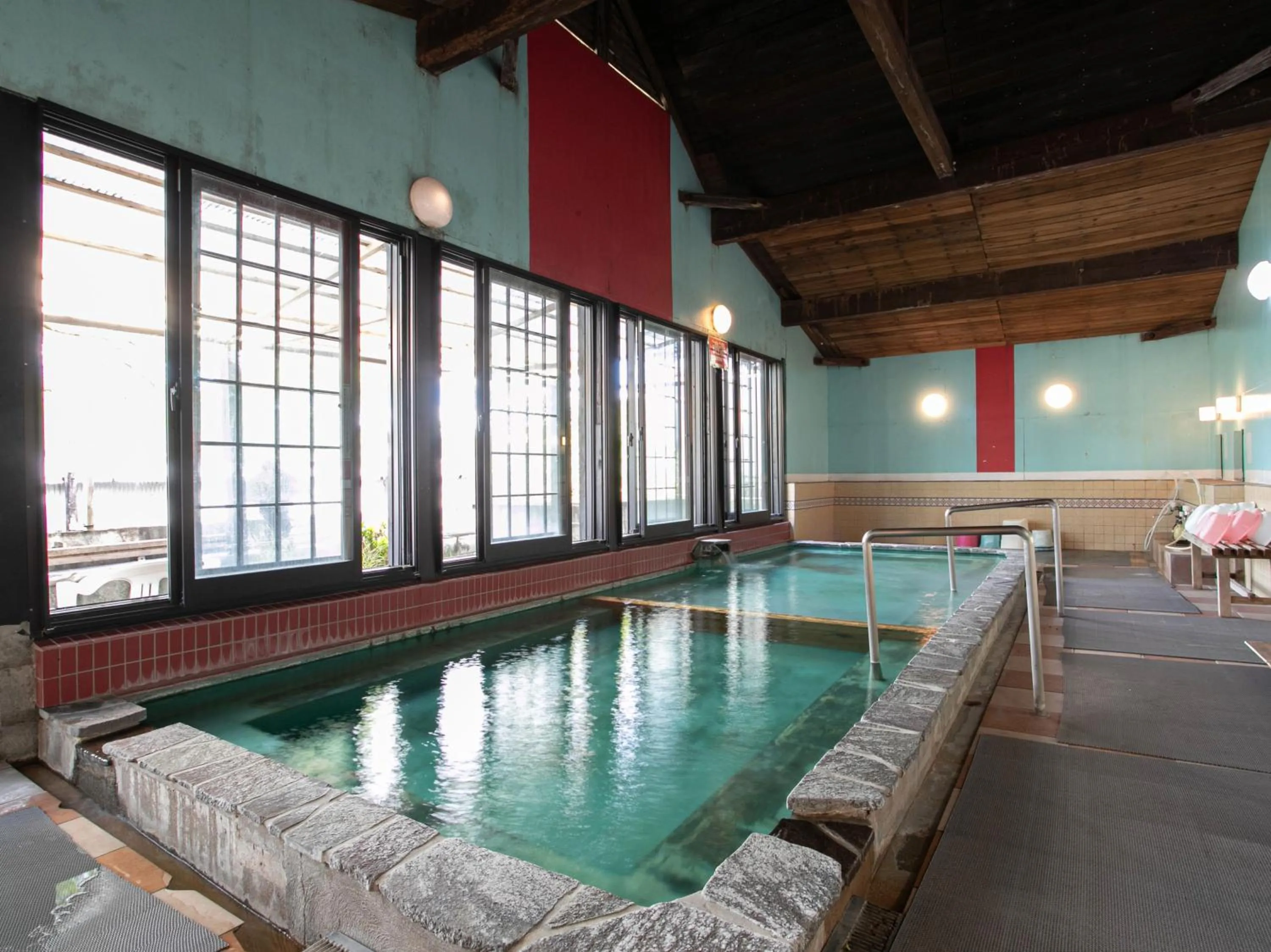 Public Bath in Hotel Hanagesiki