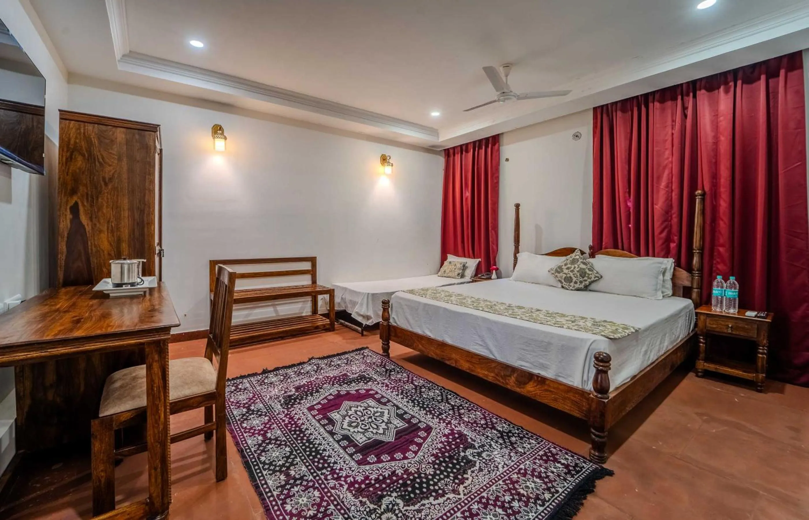 Photo of the whole room, Bed in Fort Khawa Palace and Resort