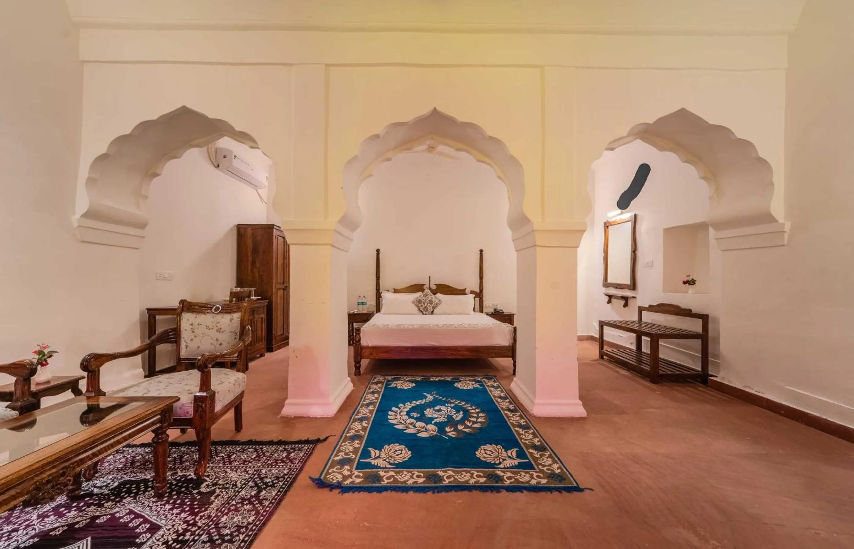Photo of the whole room, Bed in Fort Khawa Palace and Resort