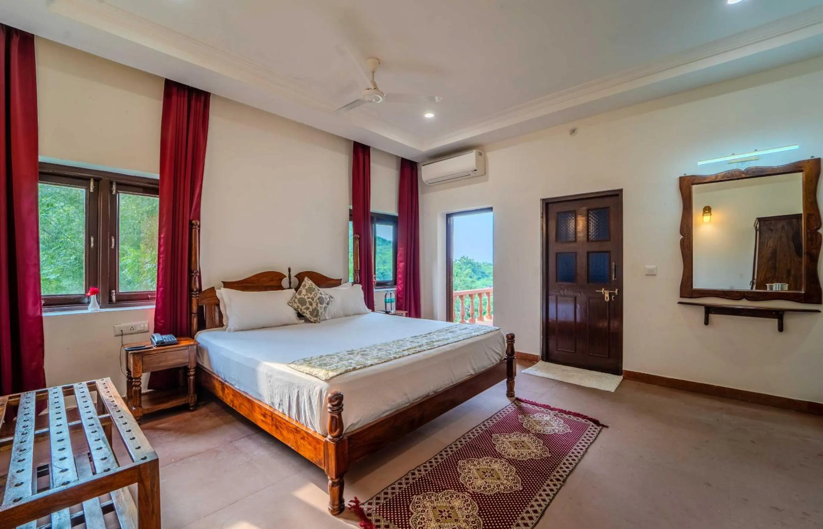 Photo of the whole room, Bed in Fort Khawa Palace and Resort