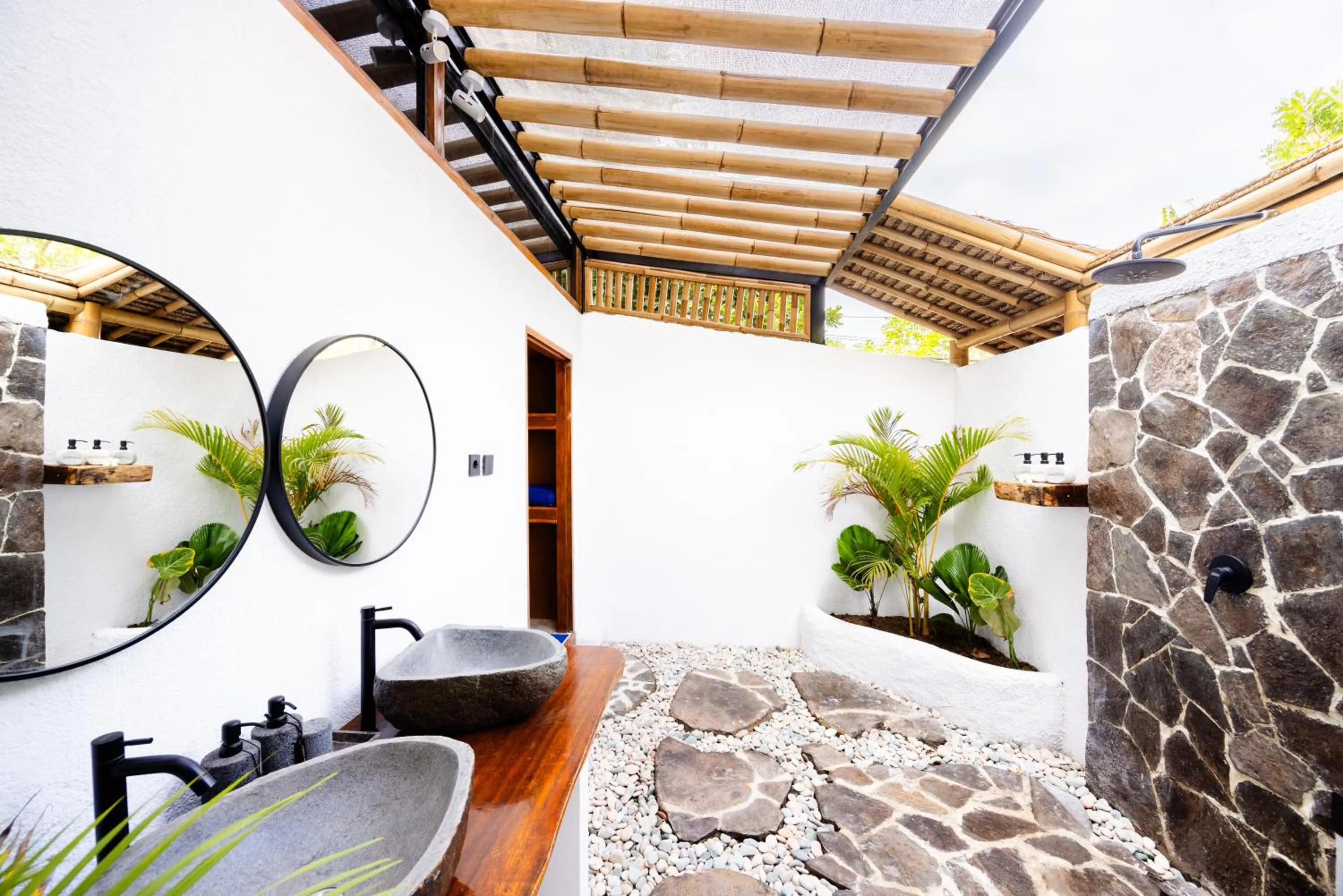 Shower in Villa Samyama