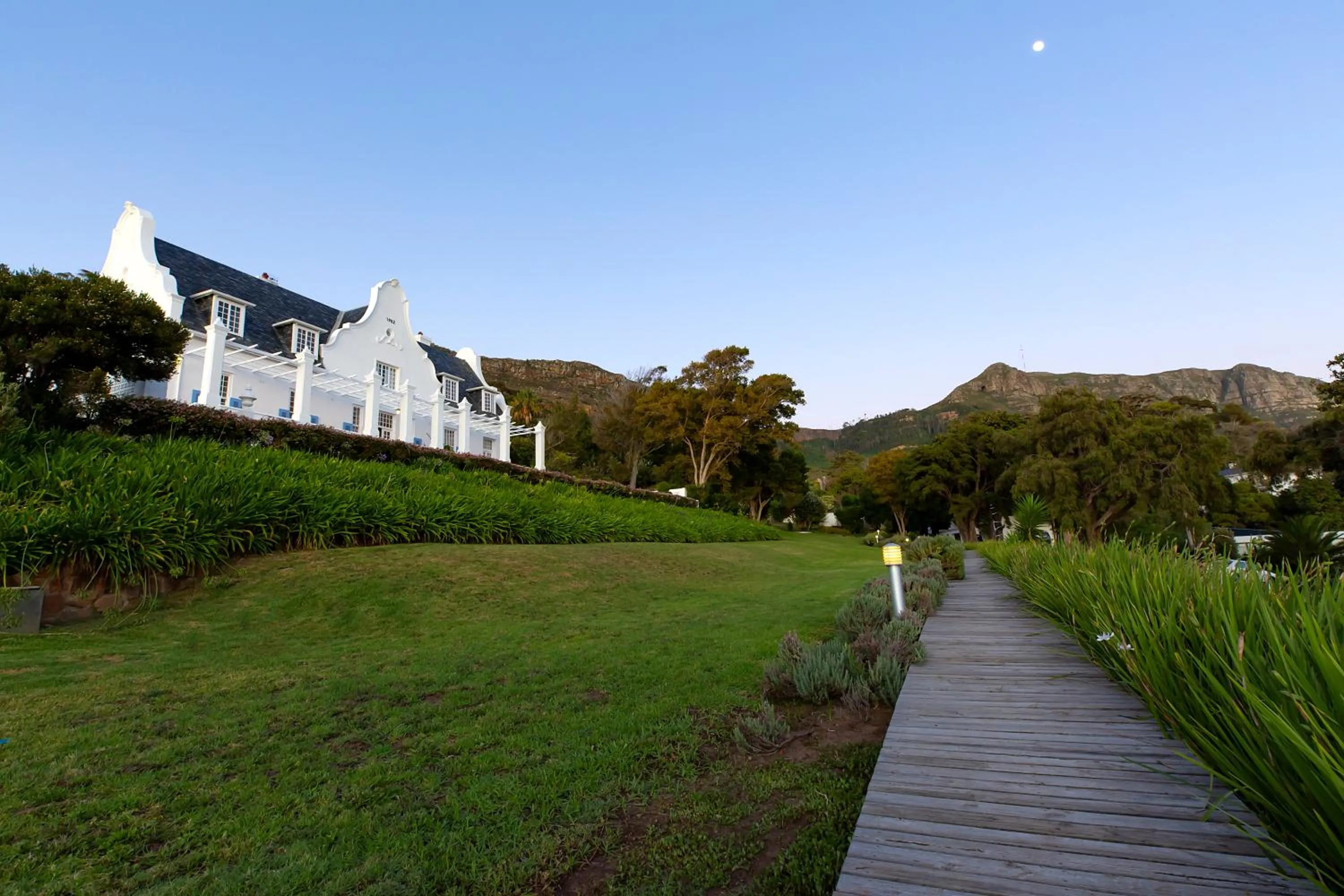 Garden in Stillness Manor Estate & Spa