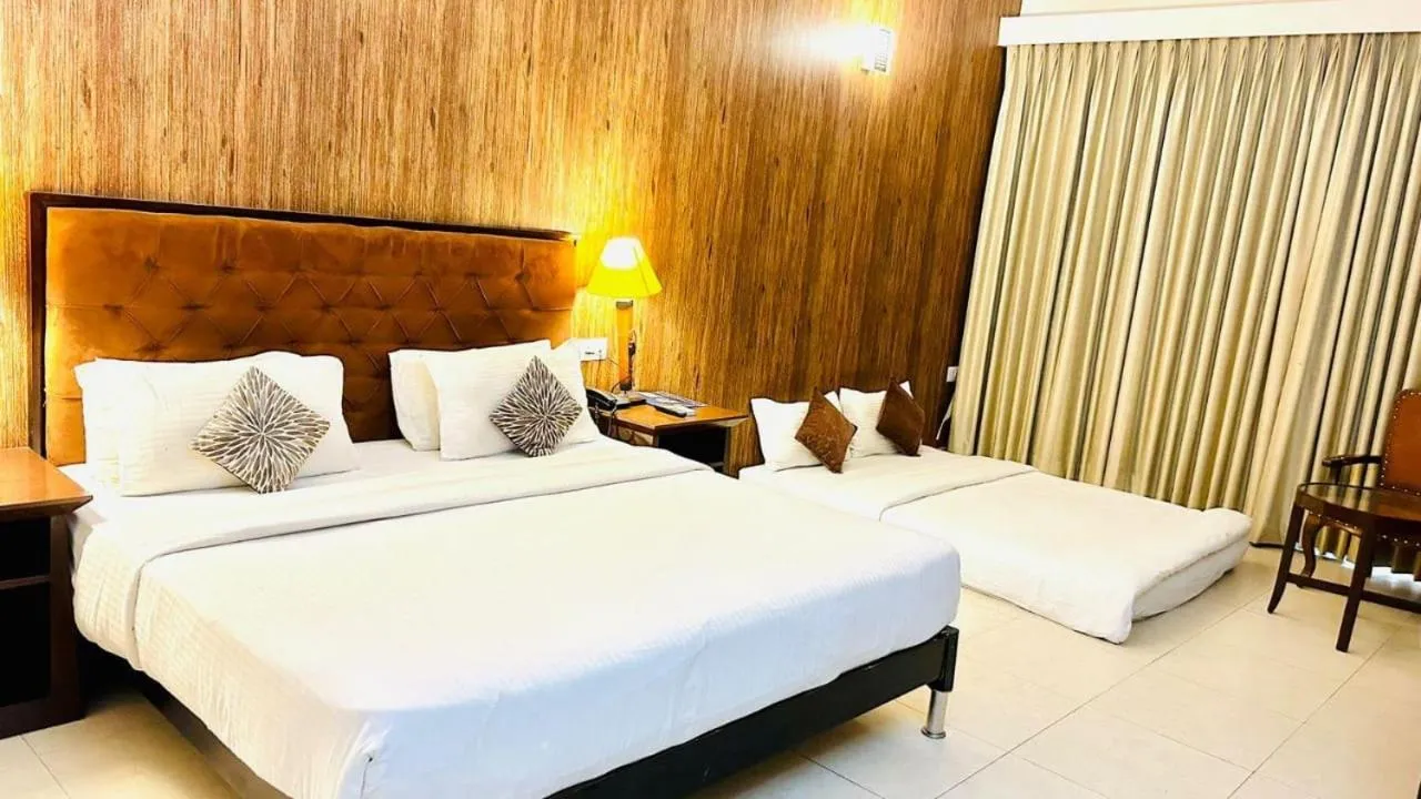 Bedroom, Bed in Click Resort Corbett Tiger Den