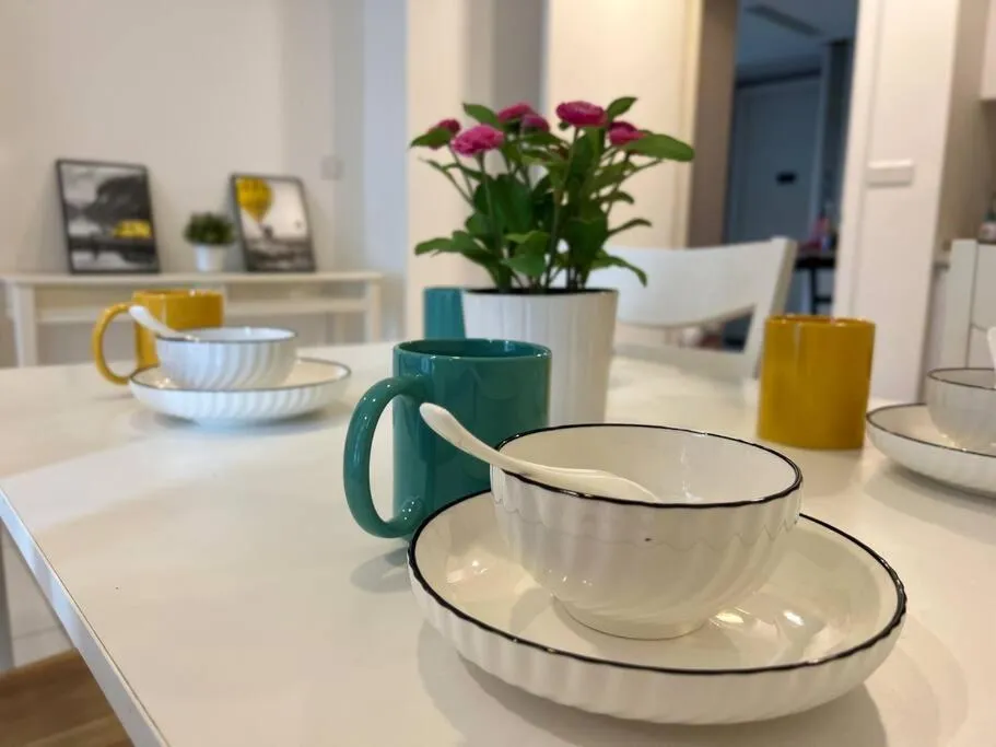 Dining area in The Robertson Bukit Bintang by DeUrban